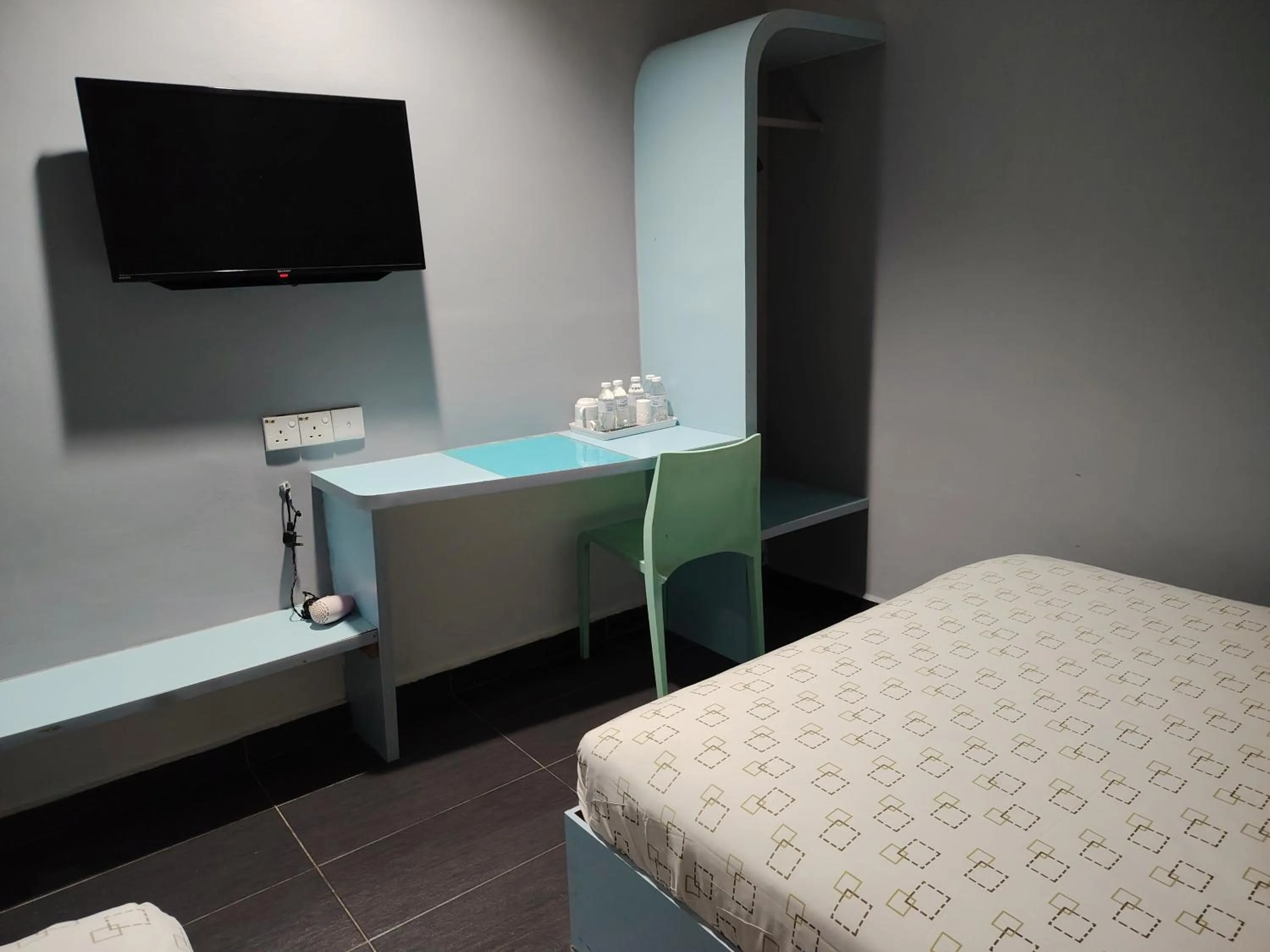 Bed in Kozi Hotel by Ardens - Taman Bukit Indah