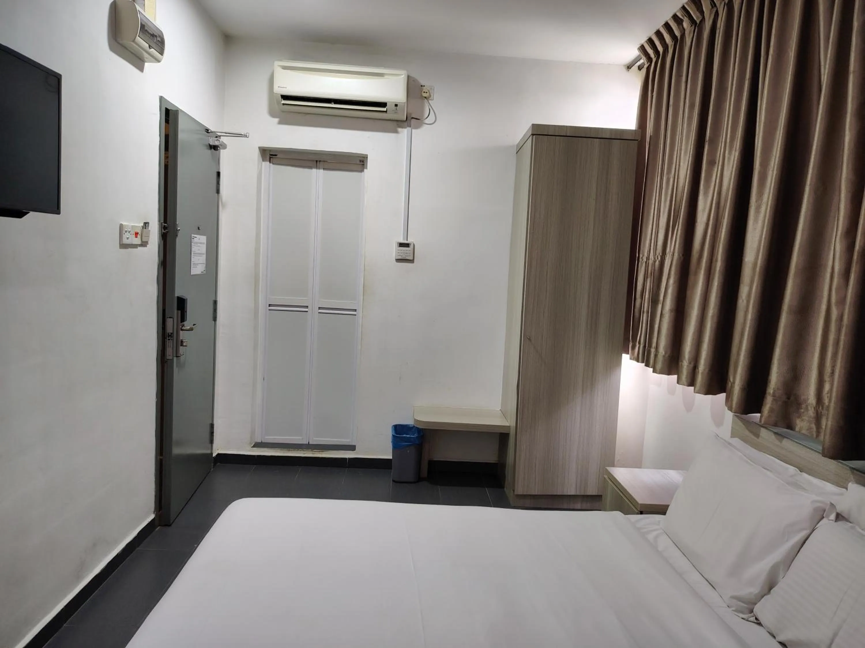 Bed in Kozi Hotel by Ardens - Taman Bukit Indah