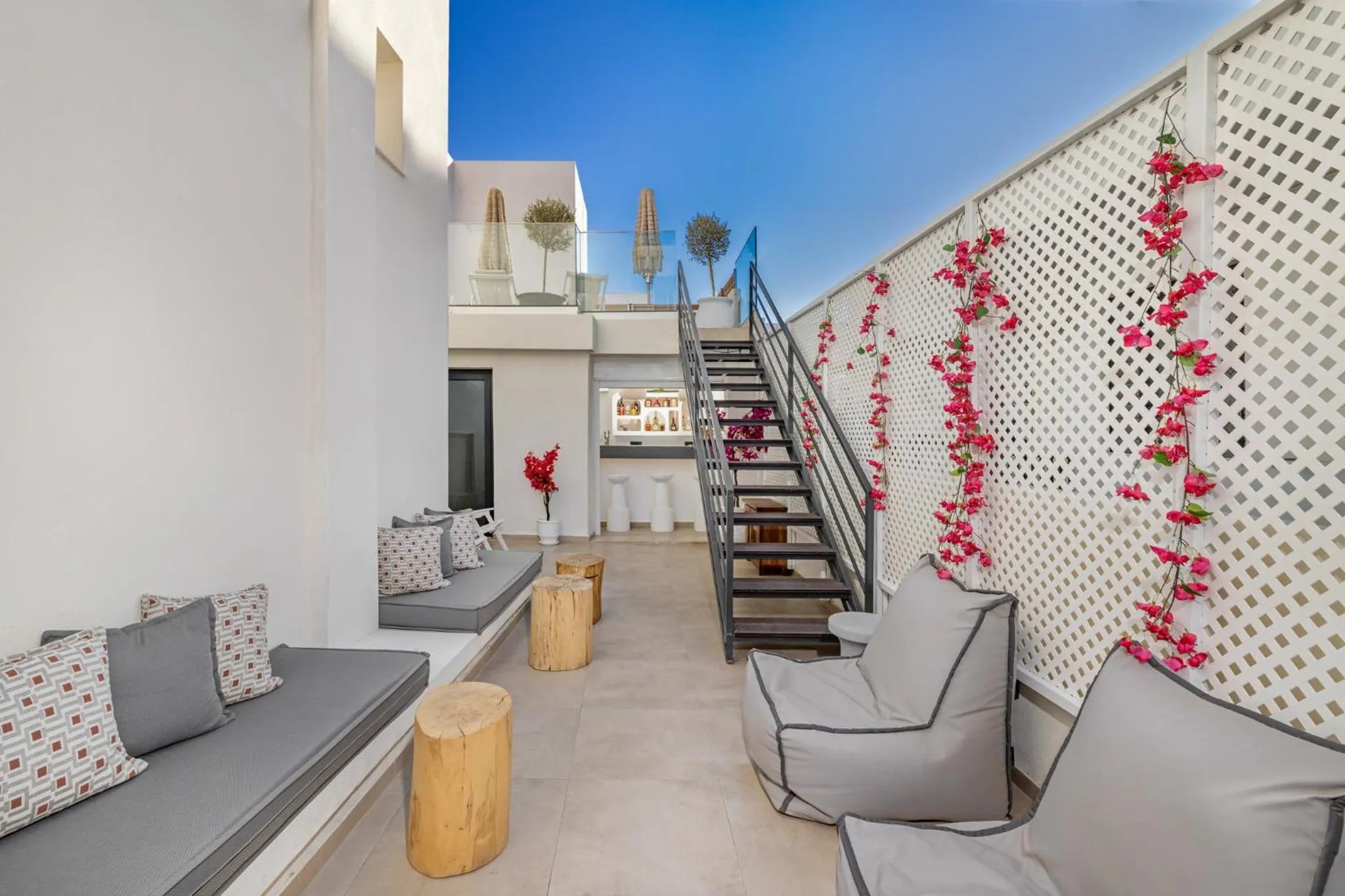 Area and facilities in Cabana White Boutique Hotel