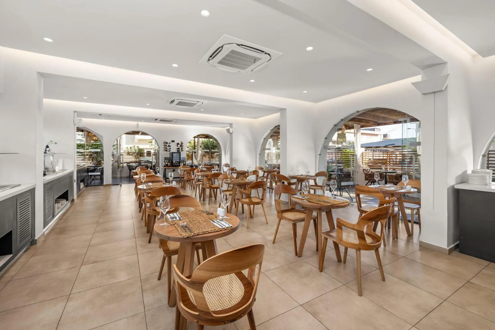 Restaurant/places to eat in Cabana White Boutique Hotel