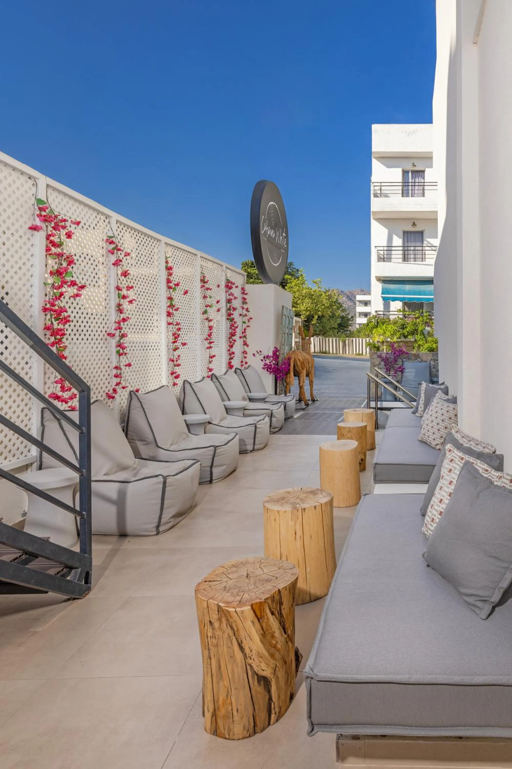 Patio in Cabana White Boutique Hotel