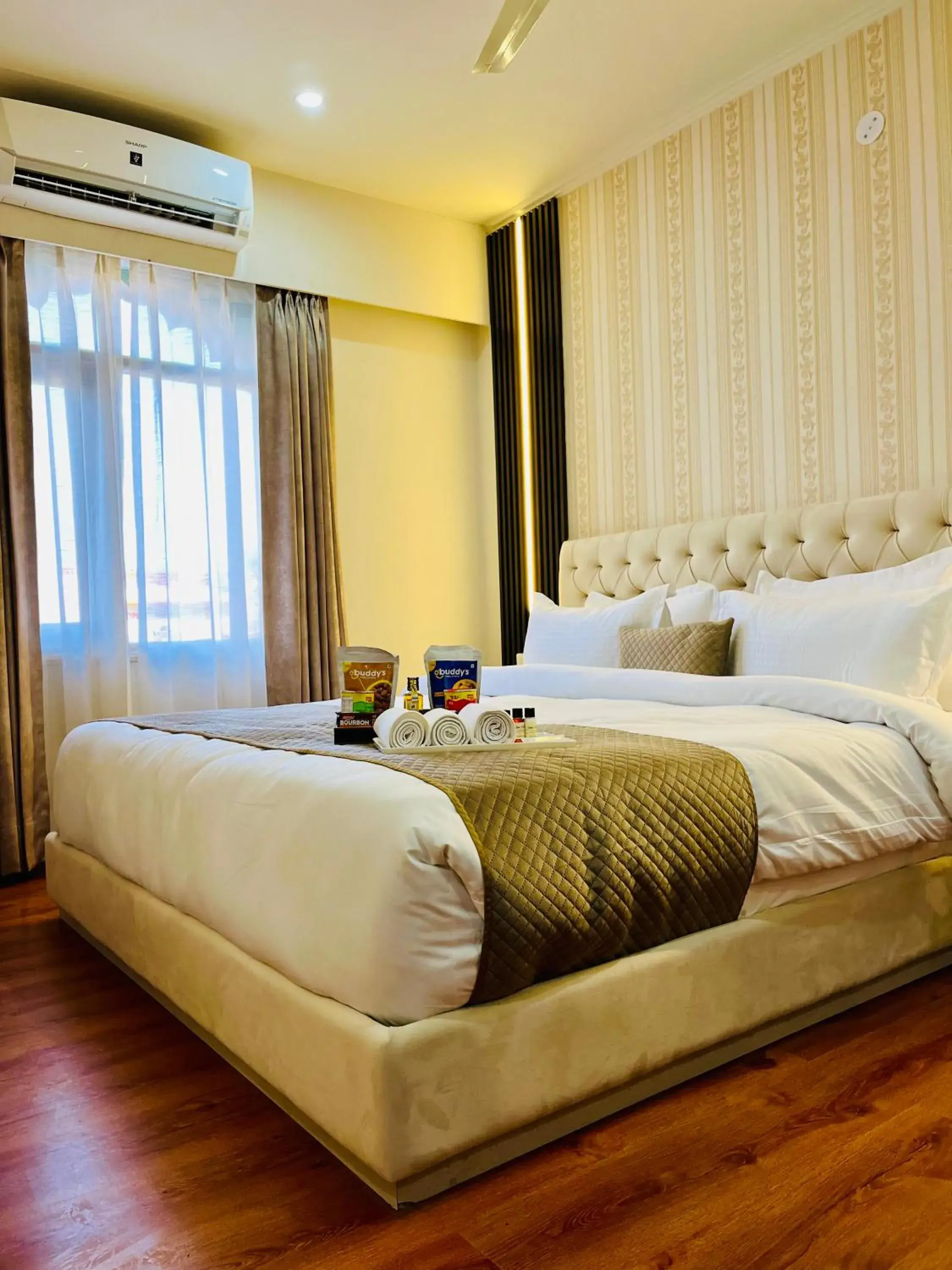 Superior King Room in Hotel Amayra Superior King Room in Hotel Amayra