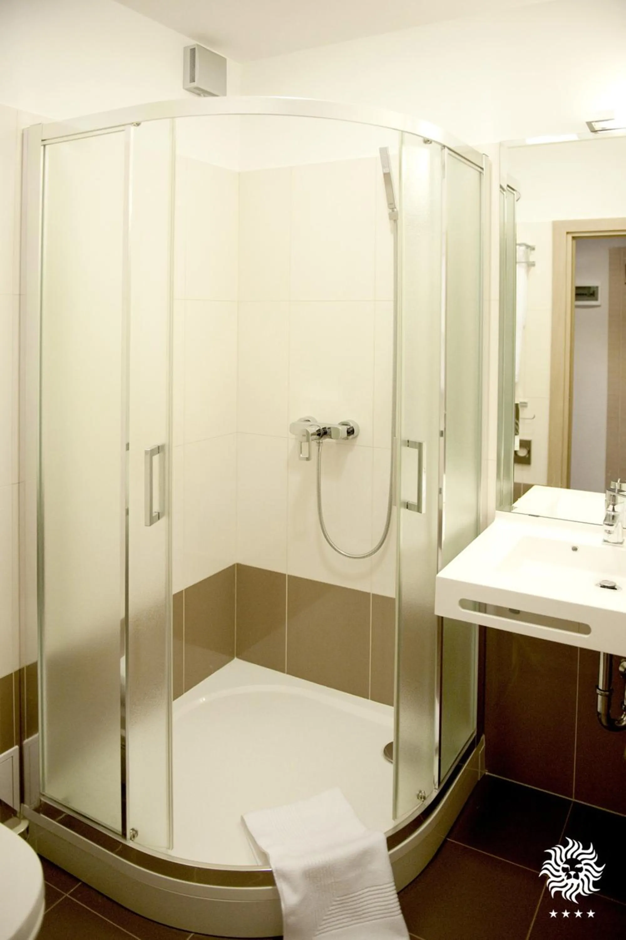 Bathroom in Hotel Leon & Spa