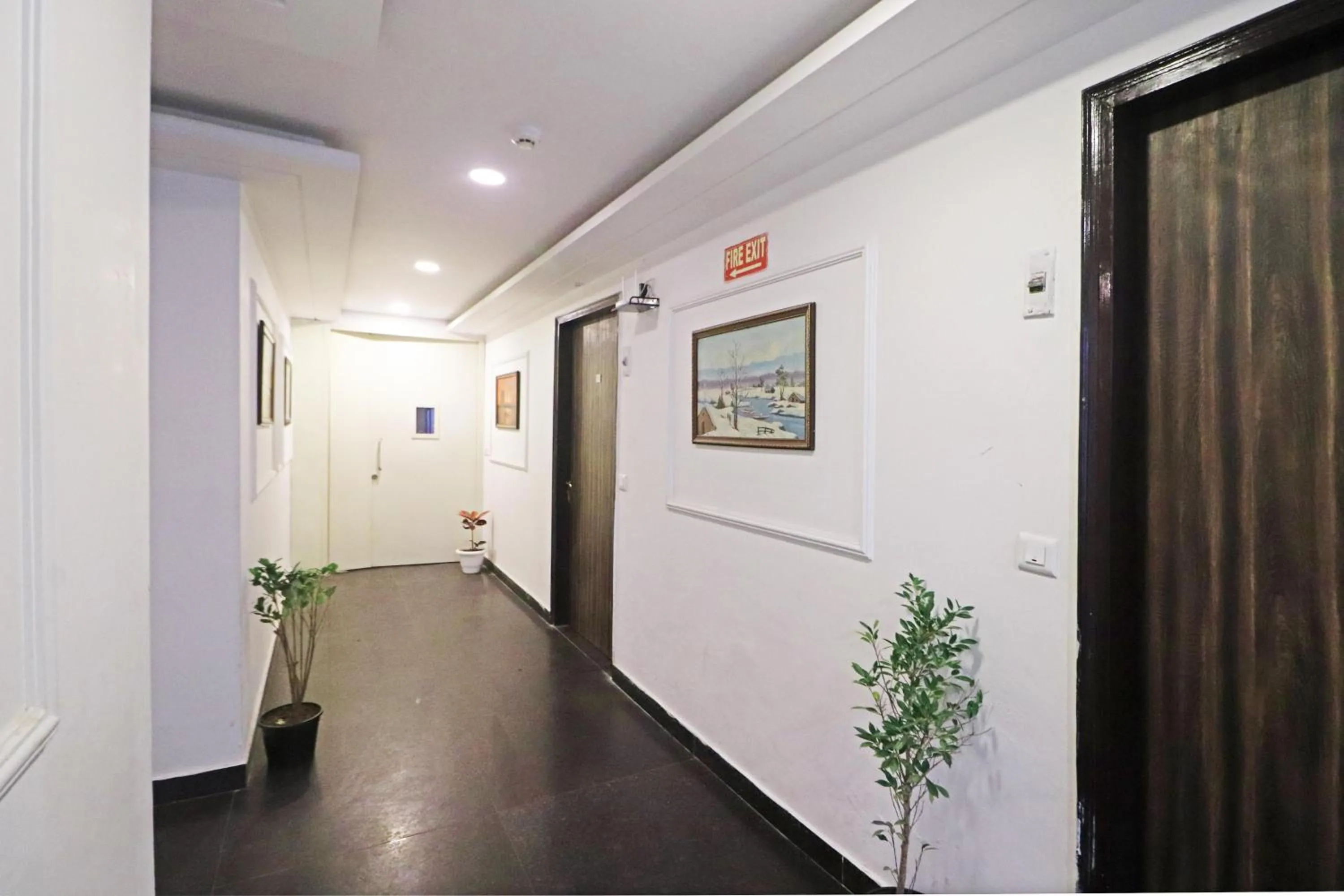 Quiet street view in Hotel Mayda Prime Near Delhi Airport