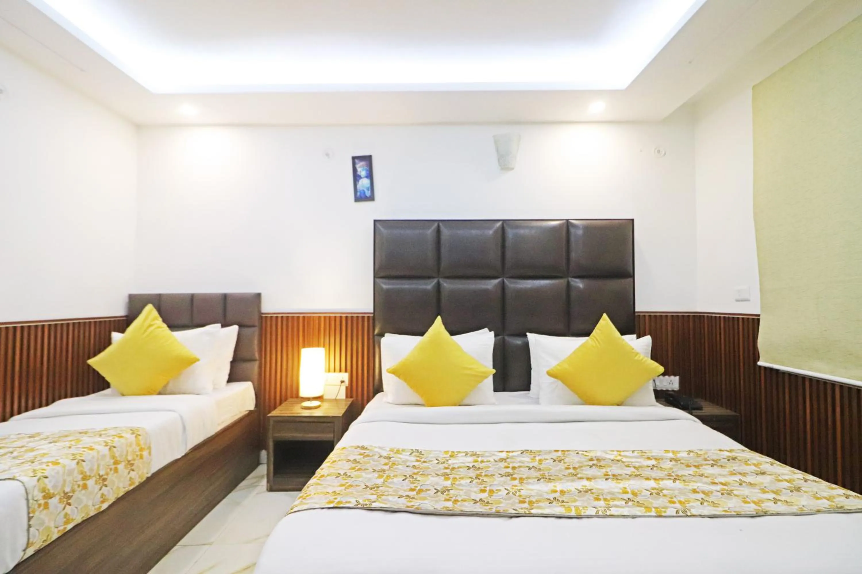 Bed in Hotel Mayda Prime Near Delhi Airport
