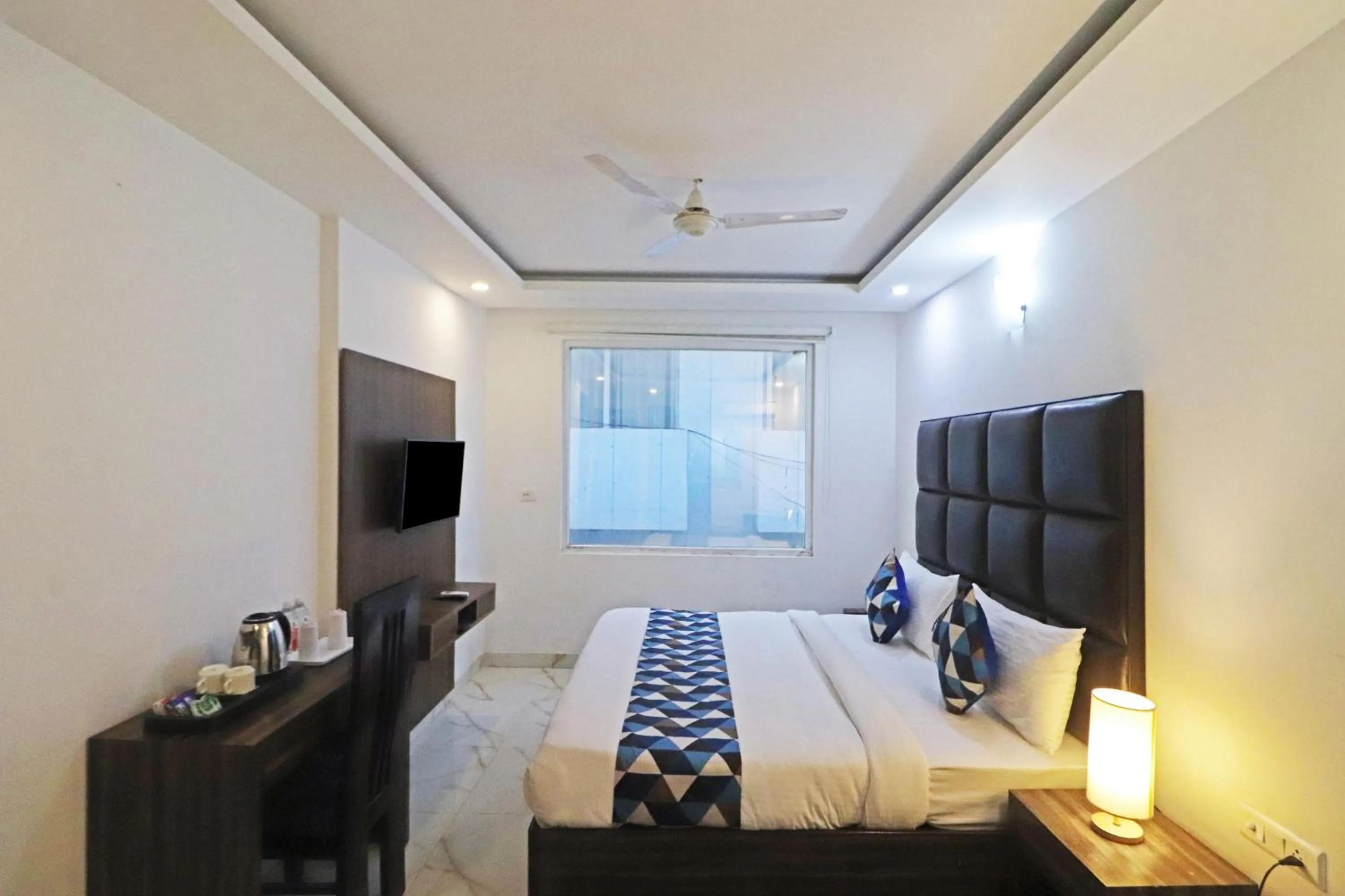 Communal lounge/ TV room, Bed in Hotel Mayda Prime Near Delhi Airport