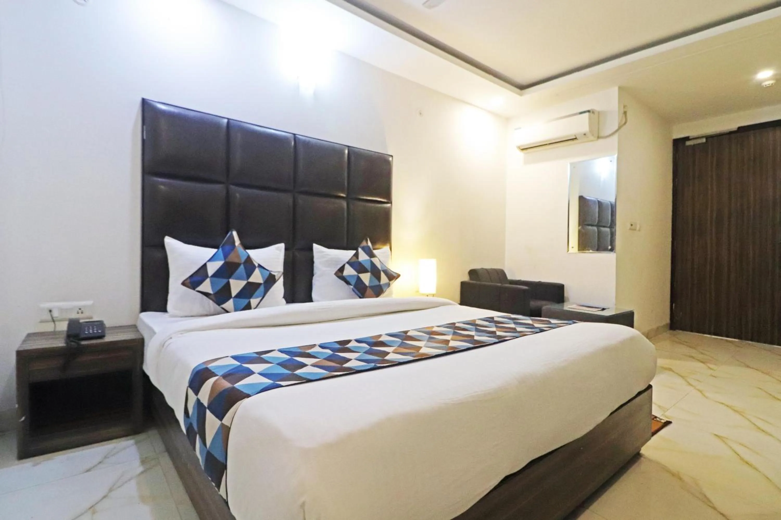 Bed in Hotel Mayda Prime Near Delhi Airport