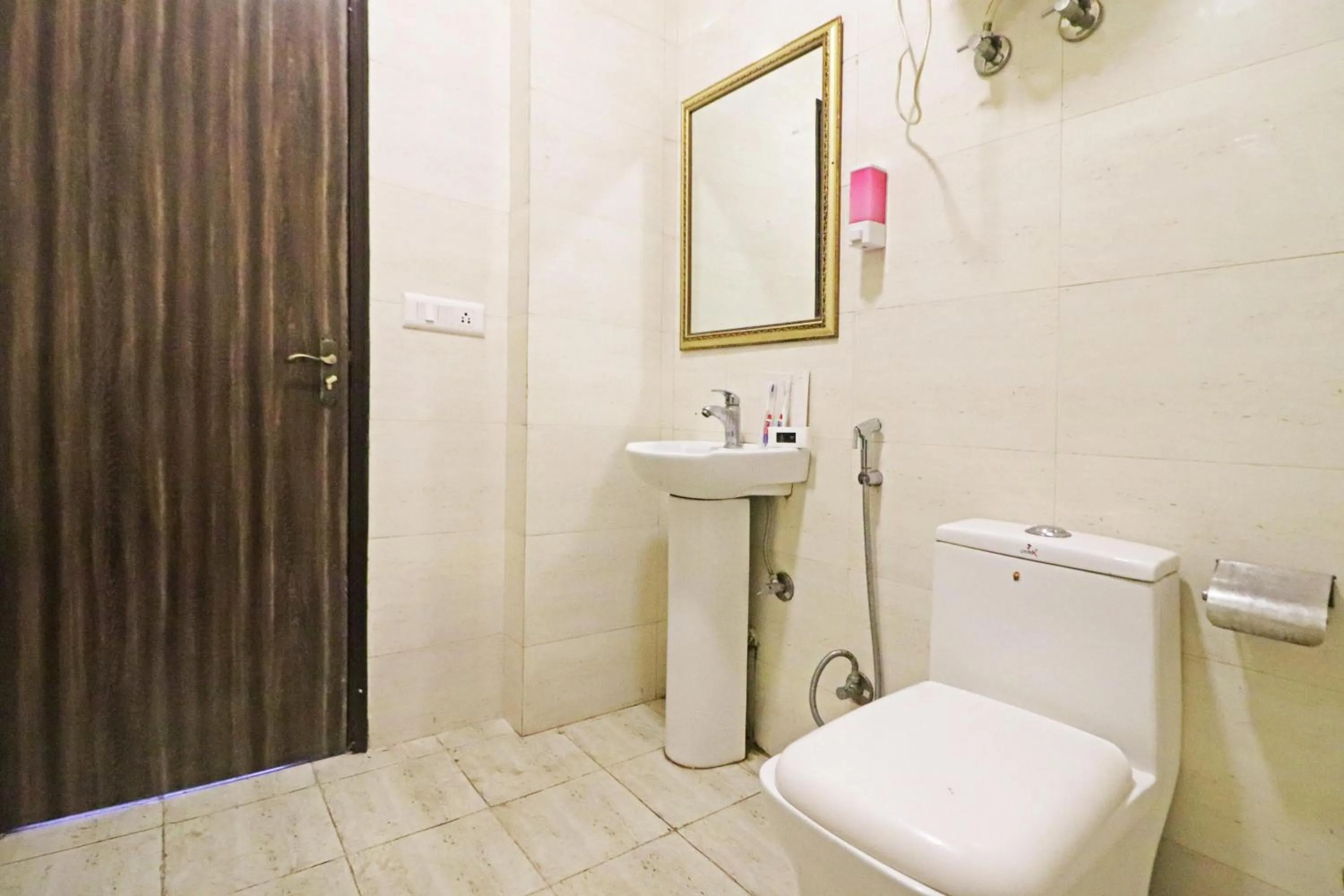 Toilet in Hotel Mayda Prime Near Delhi Airport