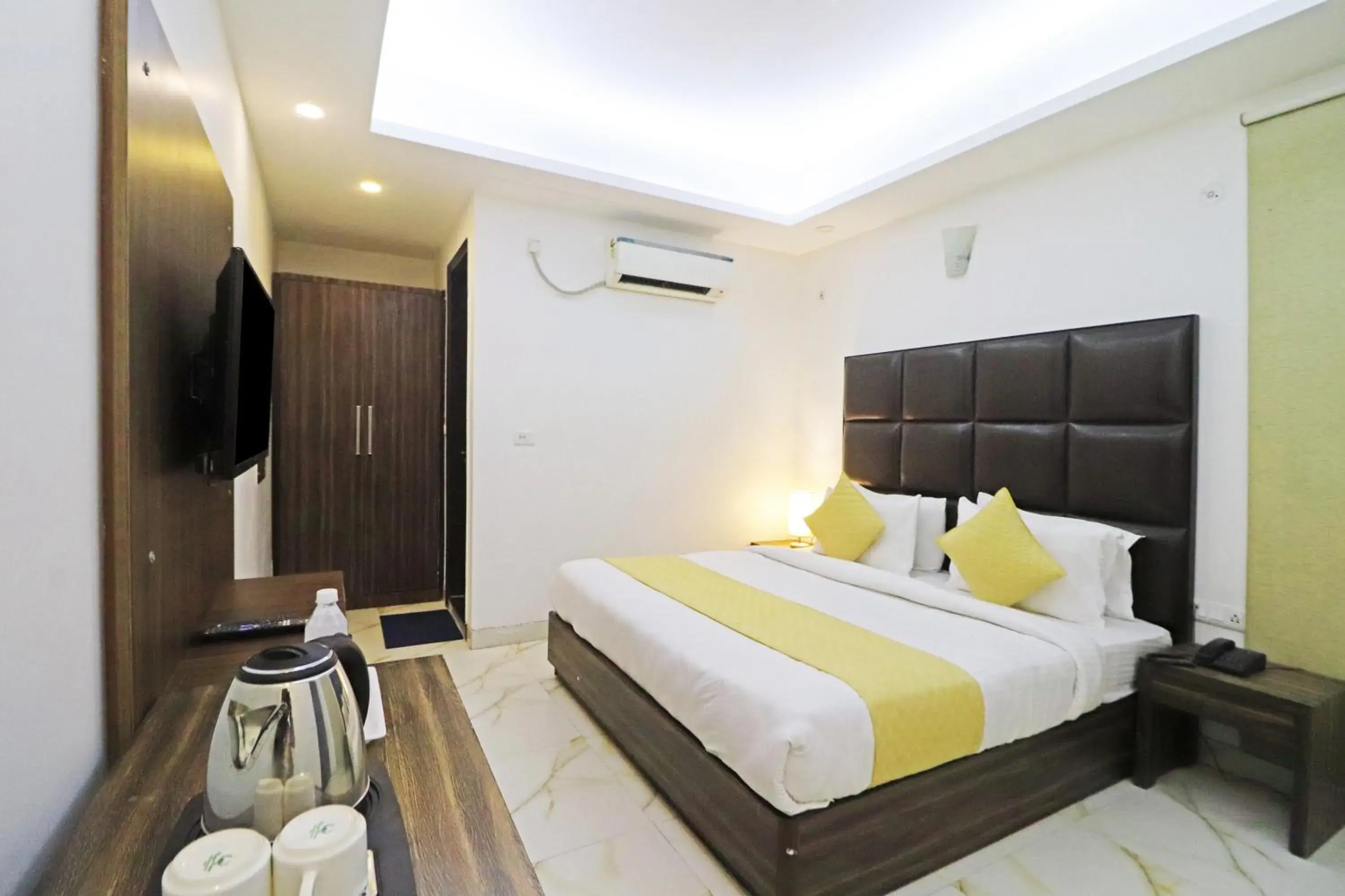 Deluxe Double Room - single occupancy in Hotel Mayda Prime Near Delhi Airport Deluxe Double Room - single occupancy in Hotel Mayda Prime Near Delhi Airport