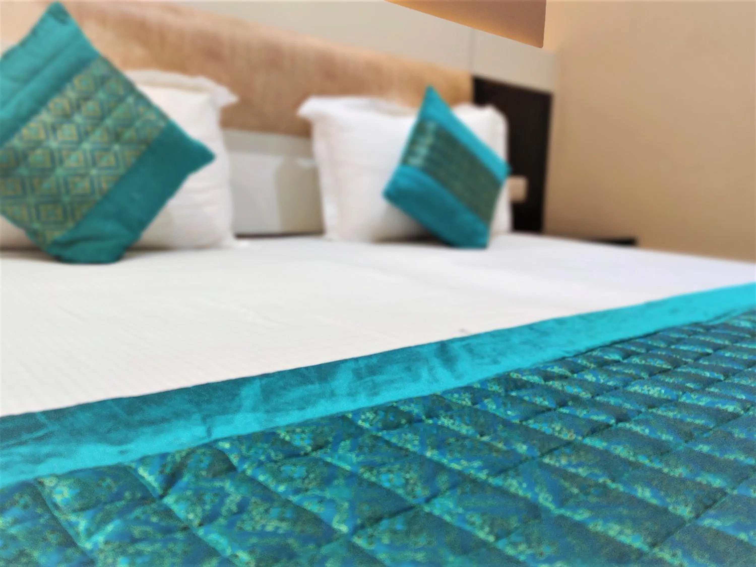 Bed in Hotel Raj Mahal Inn Near New Delhi Railway Station