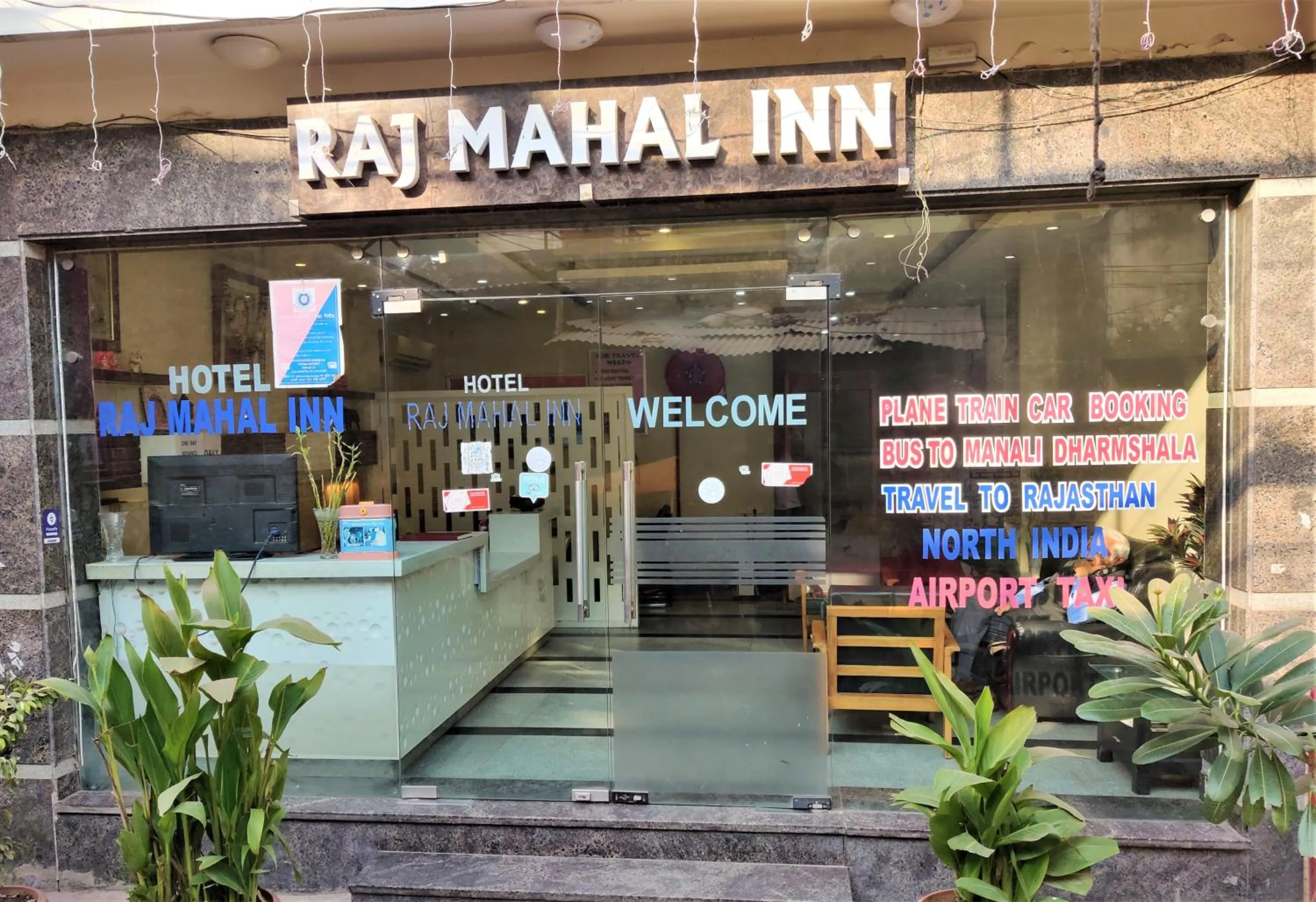 Hotel Raj Mahal Inn Near New Delhi Railway Station