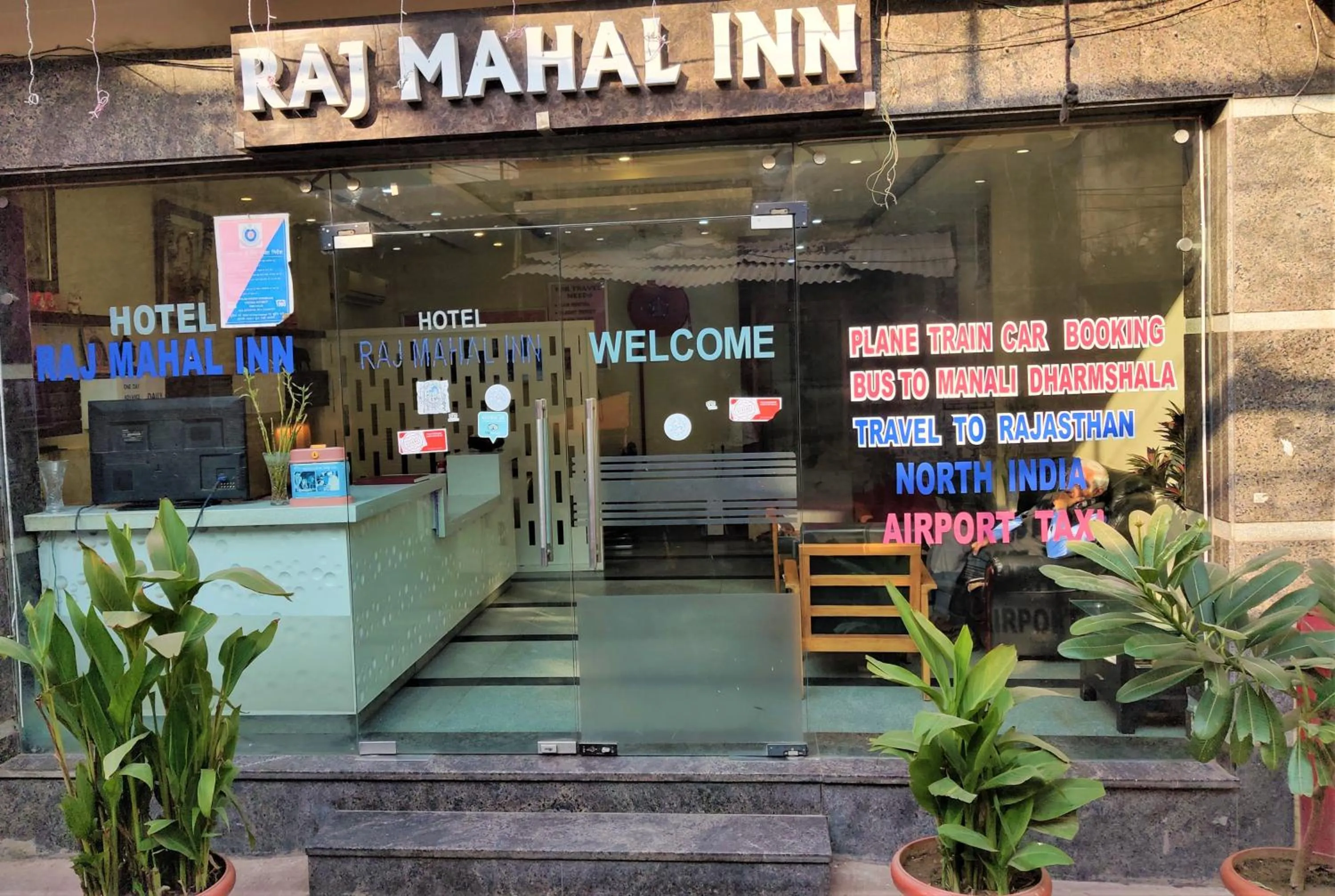 Hotel Raj Mahal Inn Near New Delhi Railway Station