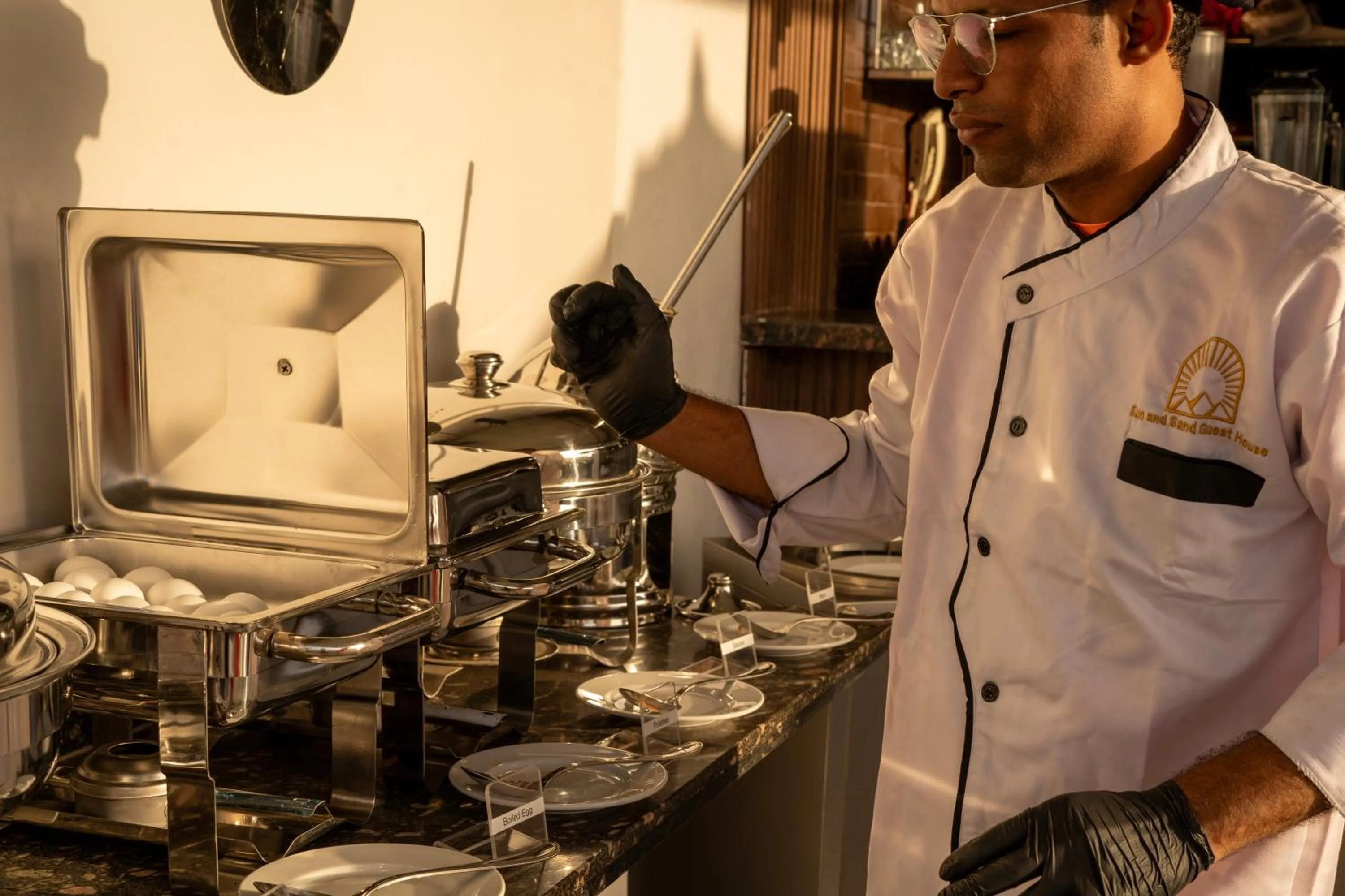 Restaurant/places to eat in Sun and Sand Guest House