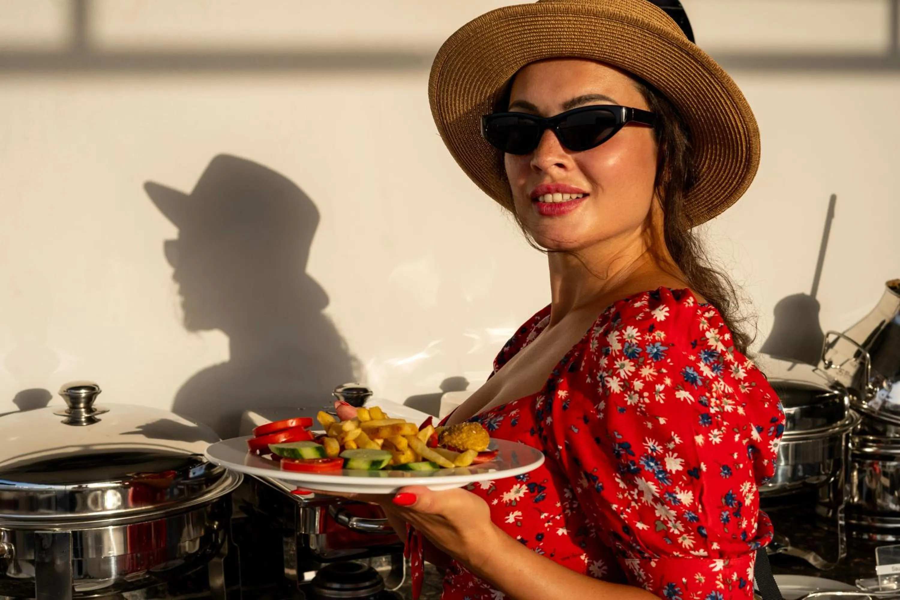 Restaurant/places to eat in Sun and Sand Guest House