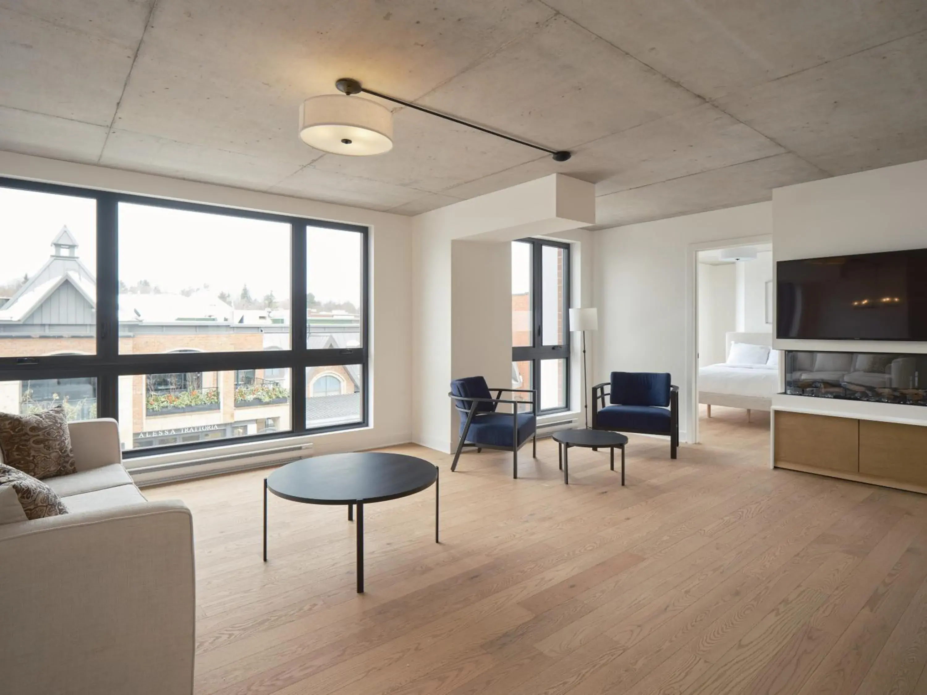 302 - 3rd Floor 3 Bedroom Office Penth, Queen Beds, Main St. in Hôtel Expérience - Quartier Des Marinas 302 - 3rd Floor 3 Bedroom Office Penth, Queen Beds, Main St. in Hôtel Expérience - Quartier Des Marinas