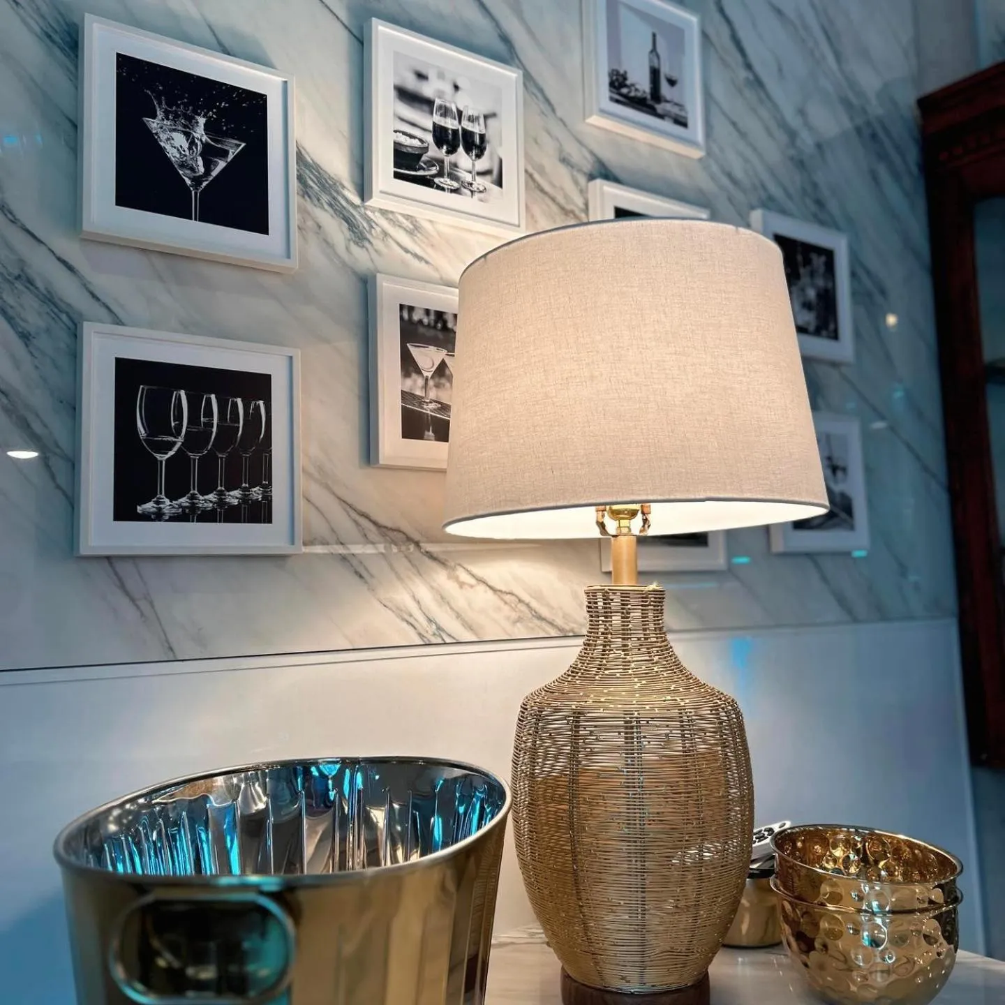 Lounge or bar in Hôtel Expérience - Quartier Des Marinas