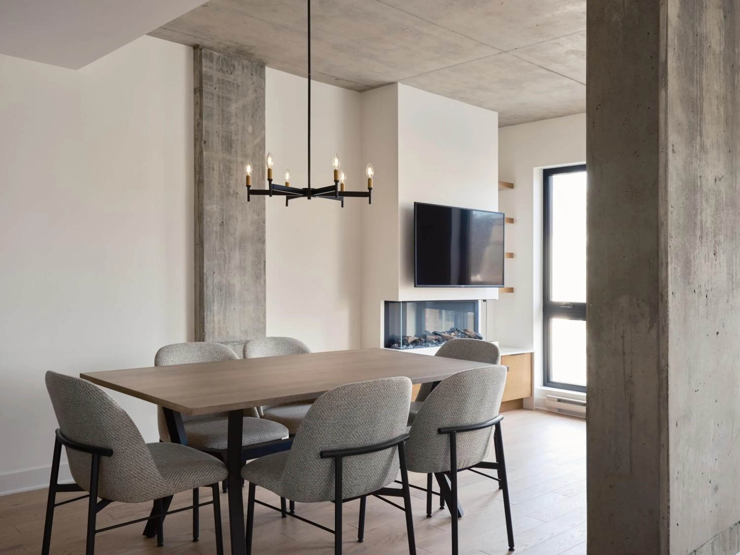 TV and multimedia in Hôtel Expérience - Quartier Des Marinas