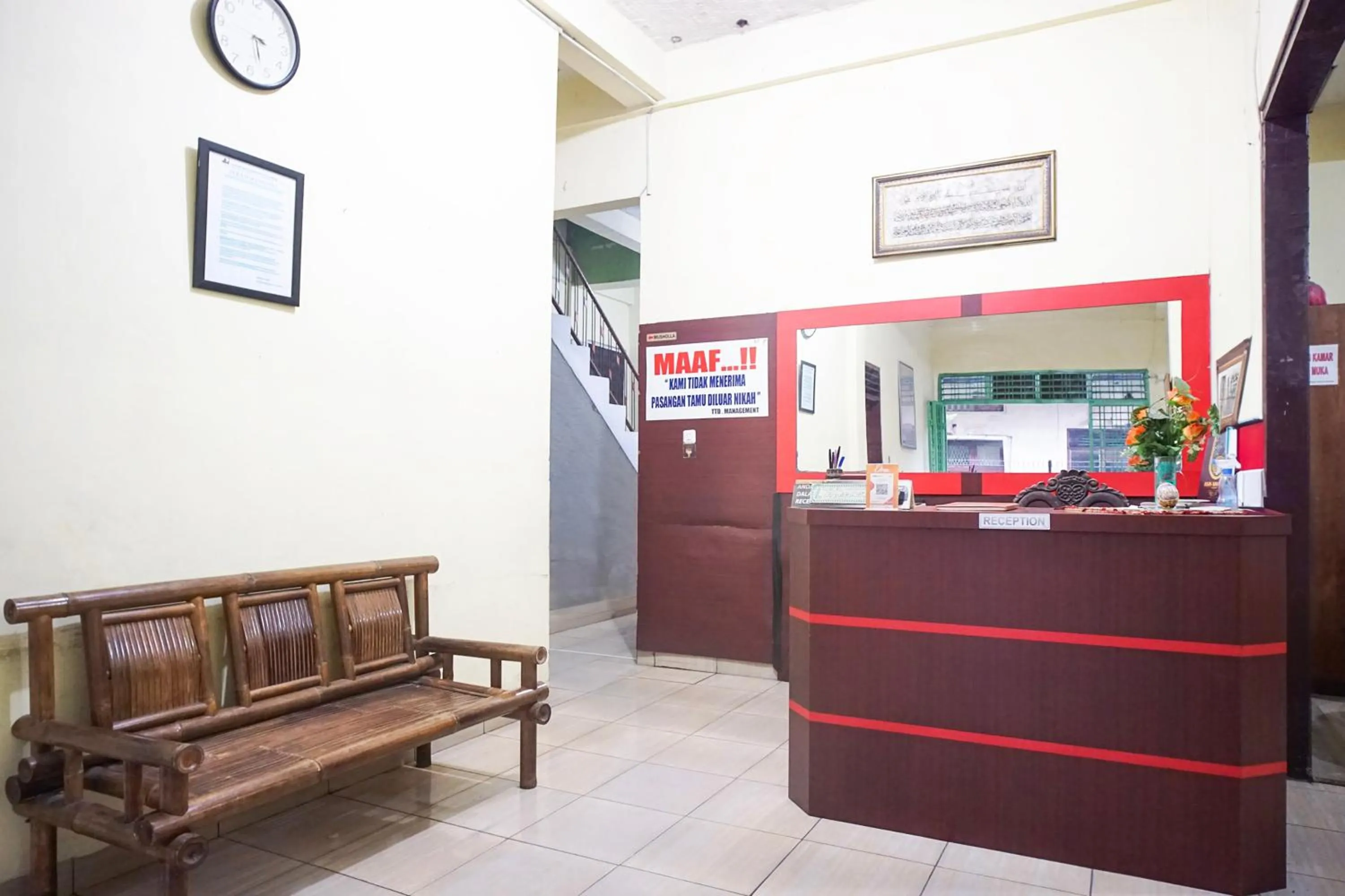 Lobby or reception in Hotel O Tamara Homestay SyariahNearMasjid Raya Medan