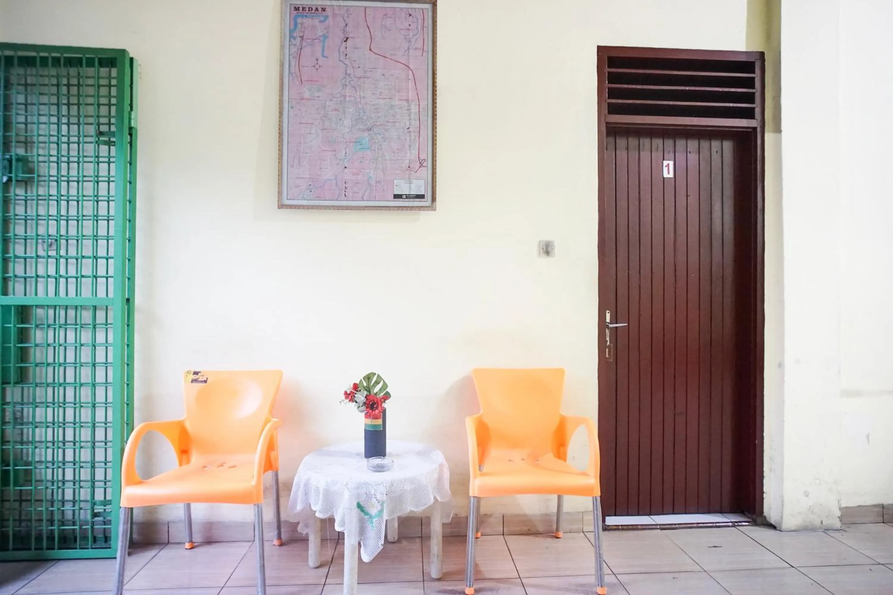 Lobby or reception in Hotel O Tamara Homestay SyariahNearMasjid Raya Medan