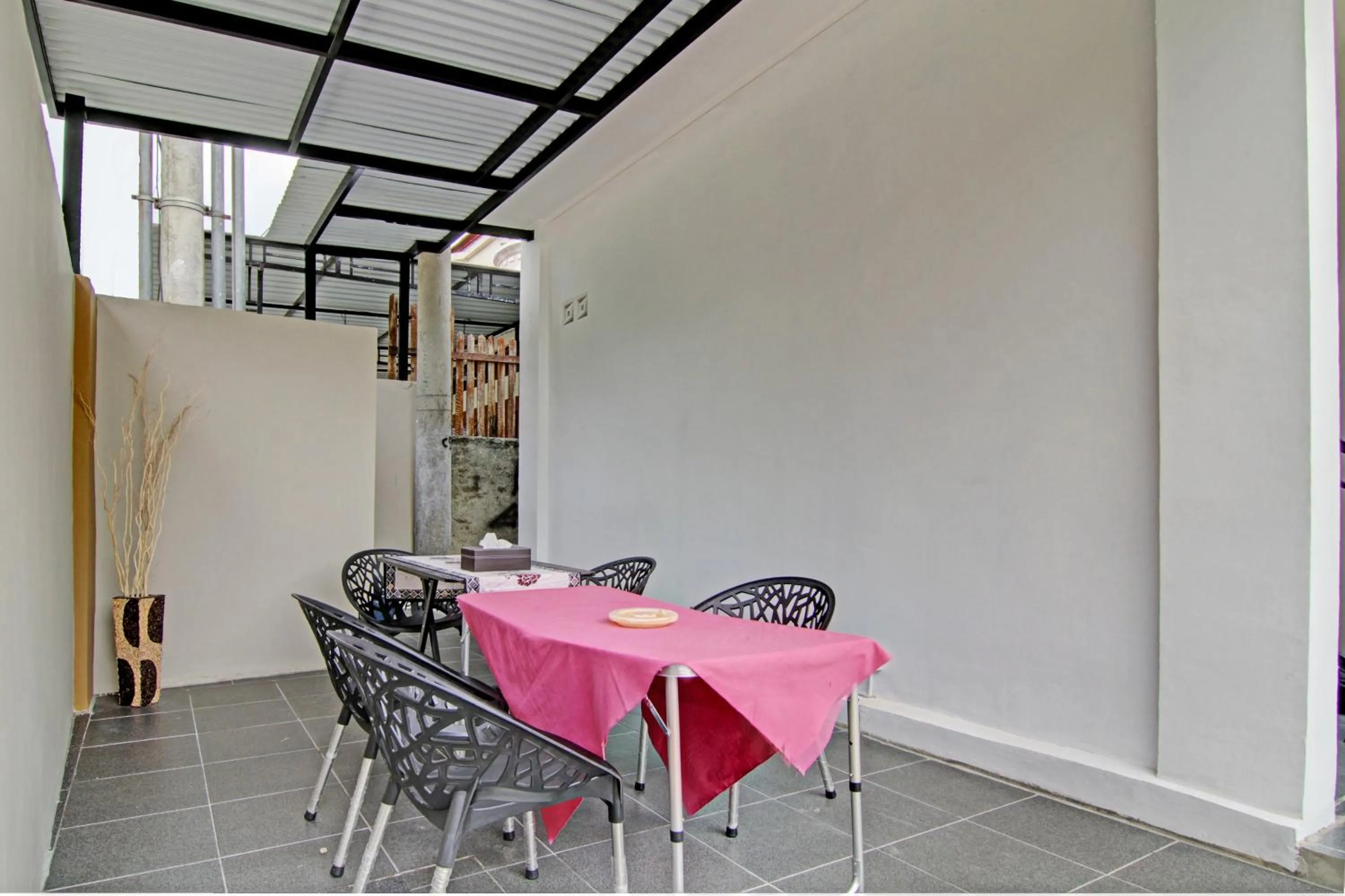 Lobby or reception in Hotel O Nrc White House