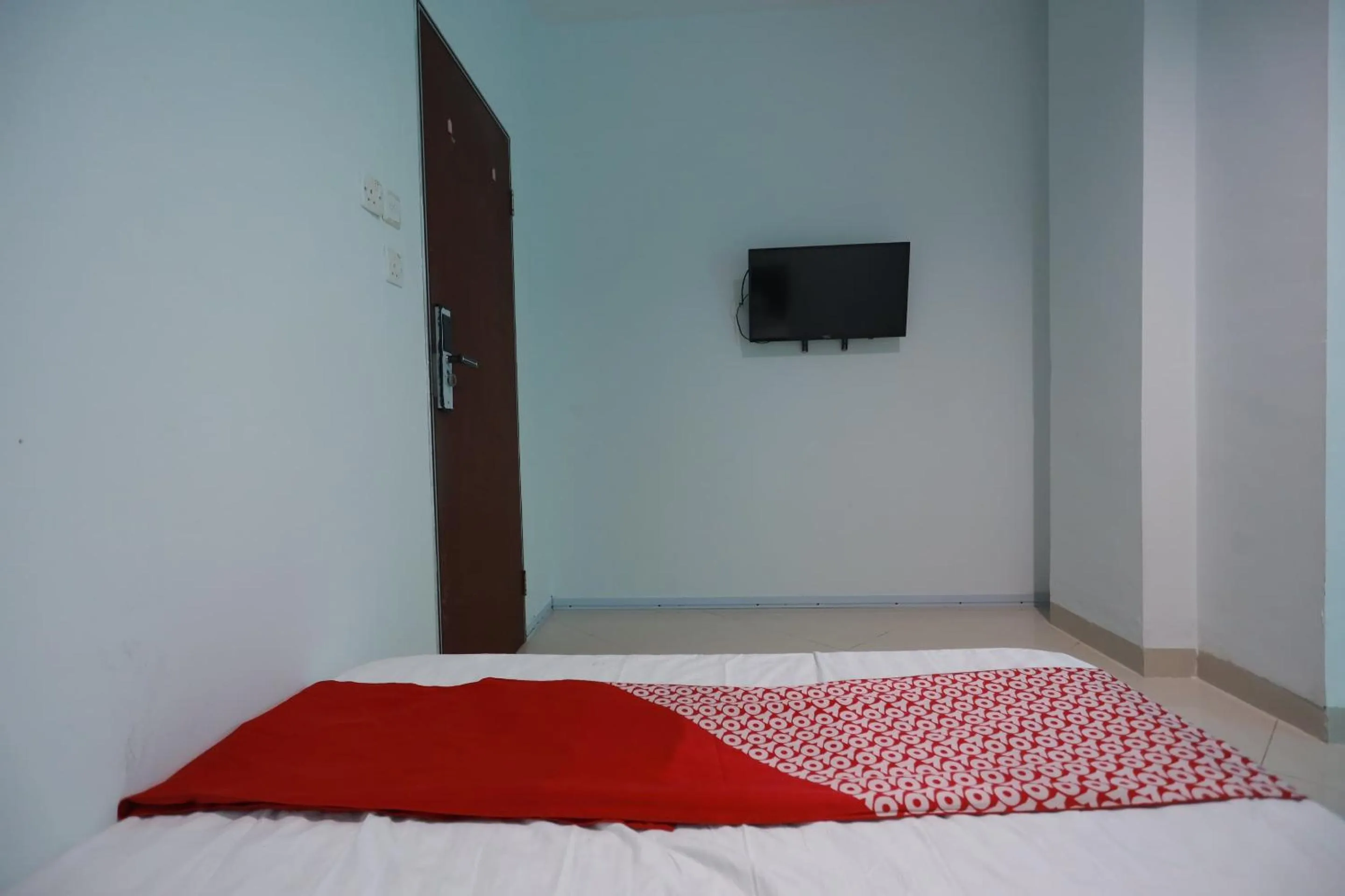 Bedroom, Bed in Hotel O Mamapapahouse