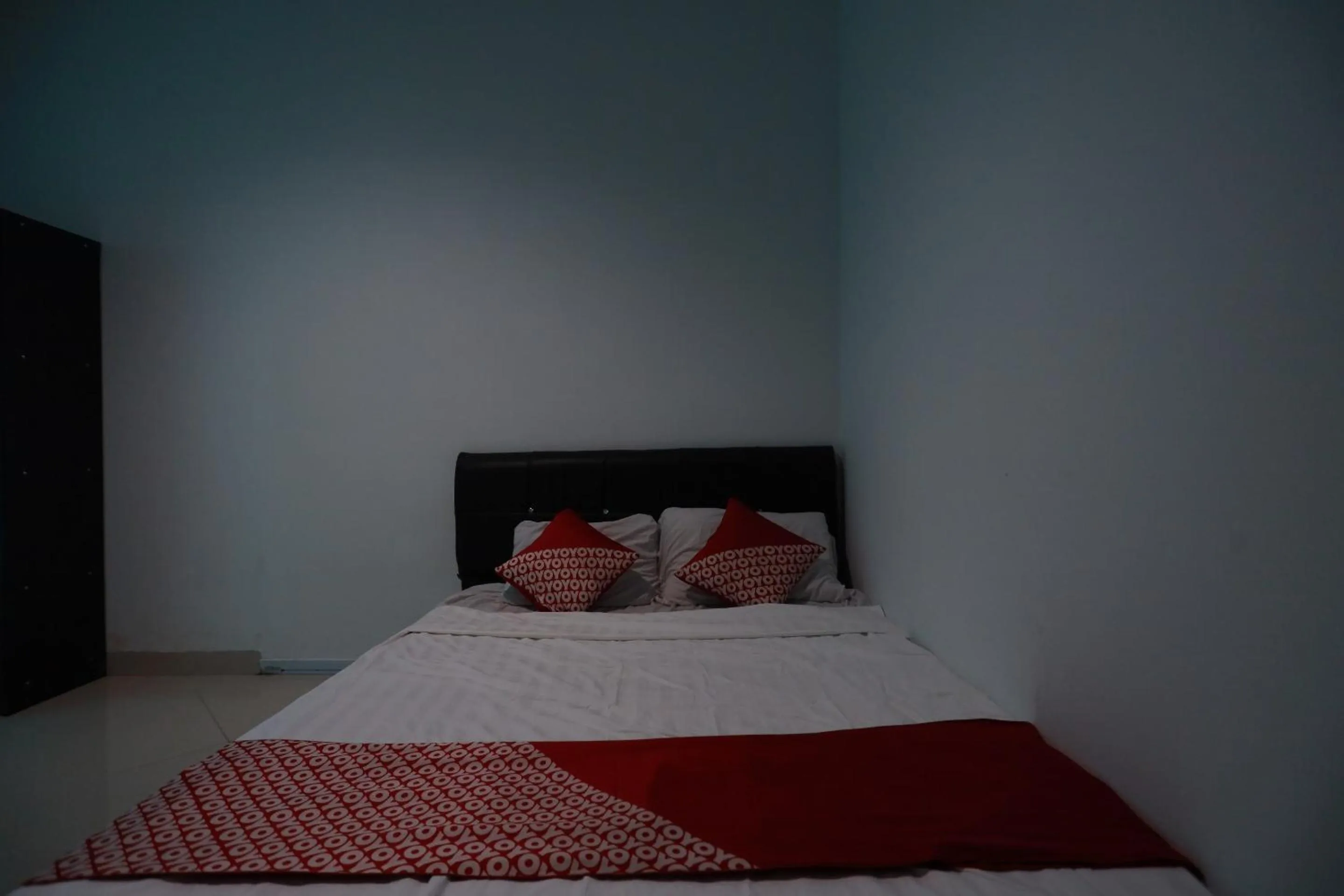 Bedroom, Bed in Hotel O Mamapapahouse