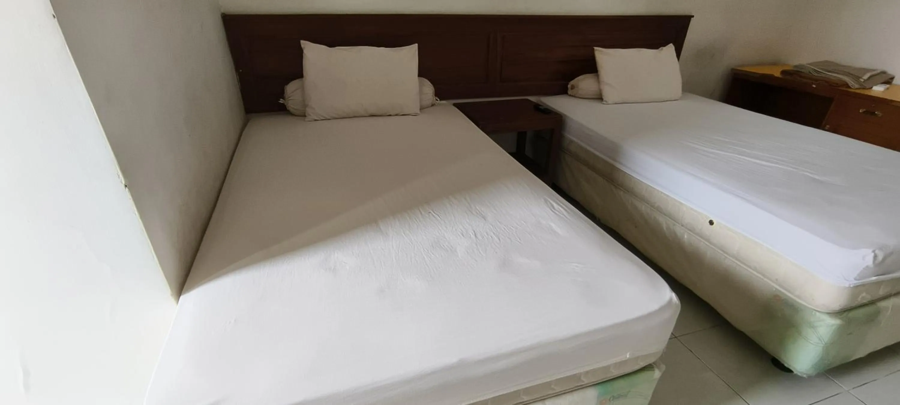 Bedroom, Bed in Hotel O Wisma Hamalau SyariahNearPulau Bromo Pedestrian Bridge