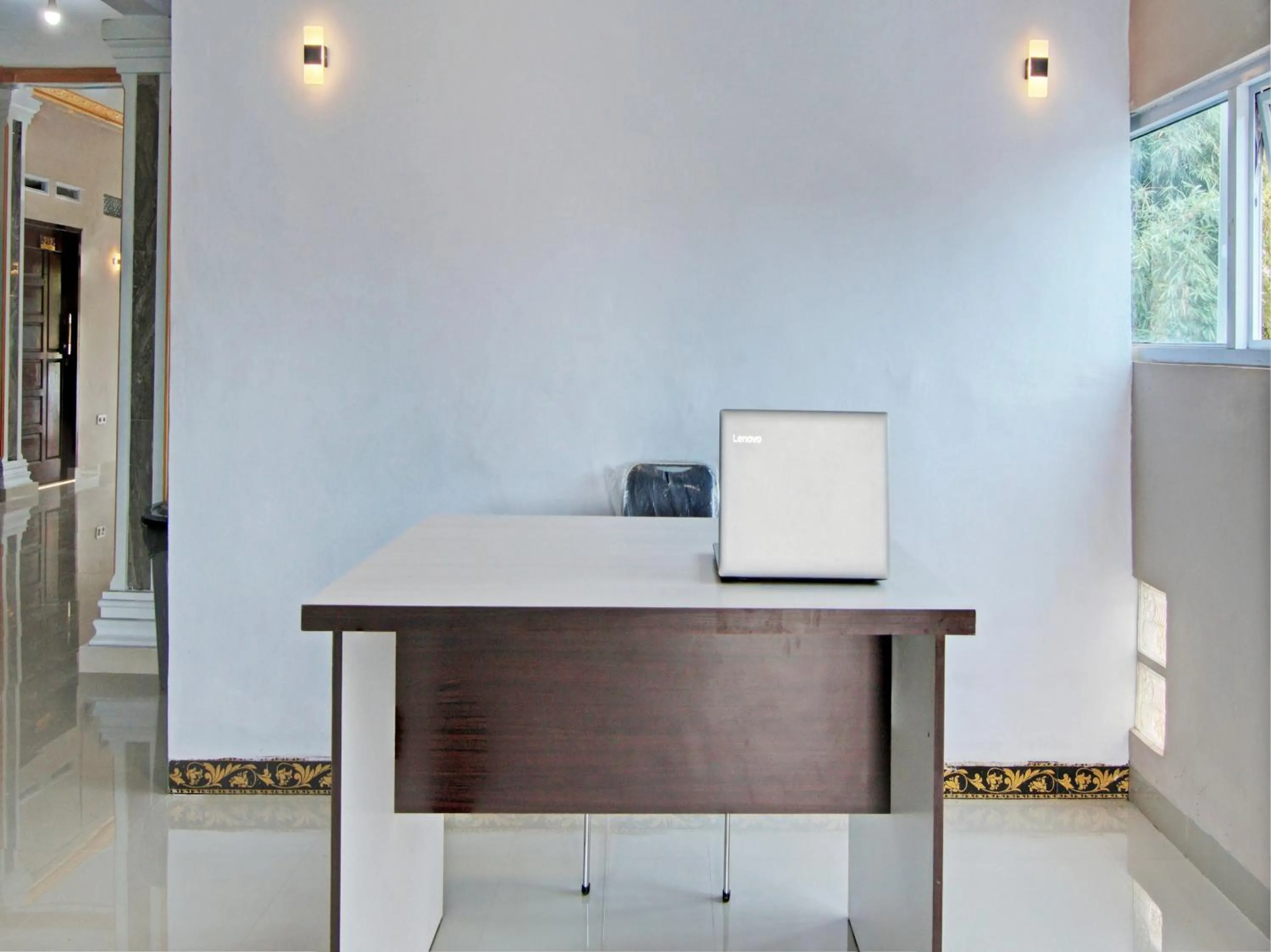 Lobby or reception in Hotel O Penginapan Budhe Sri