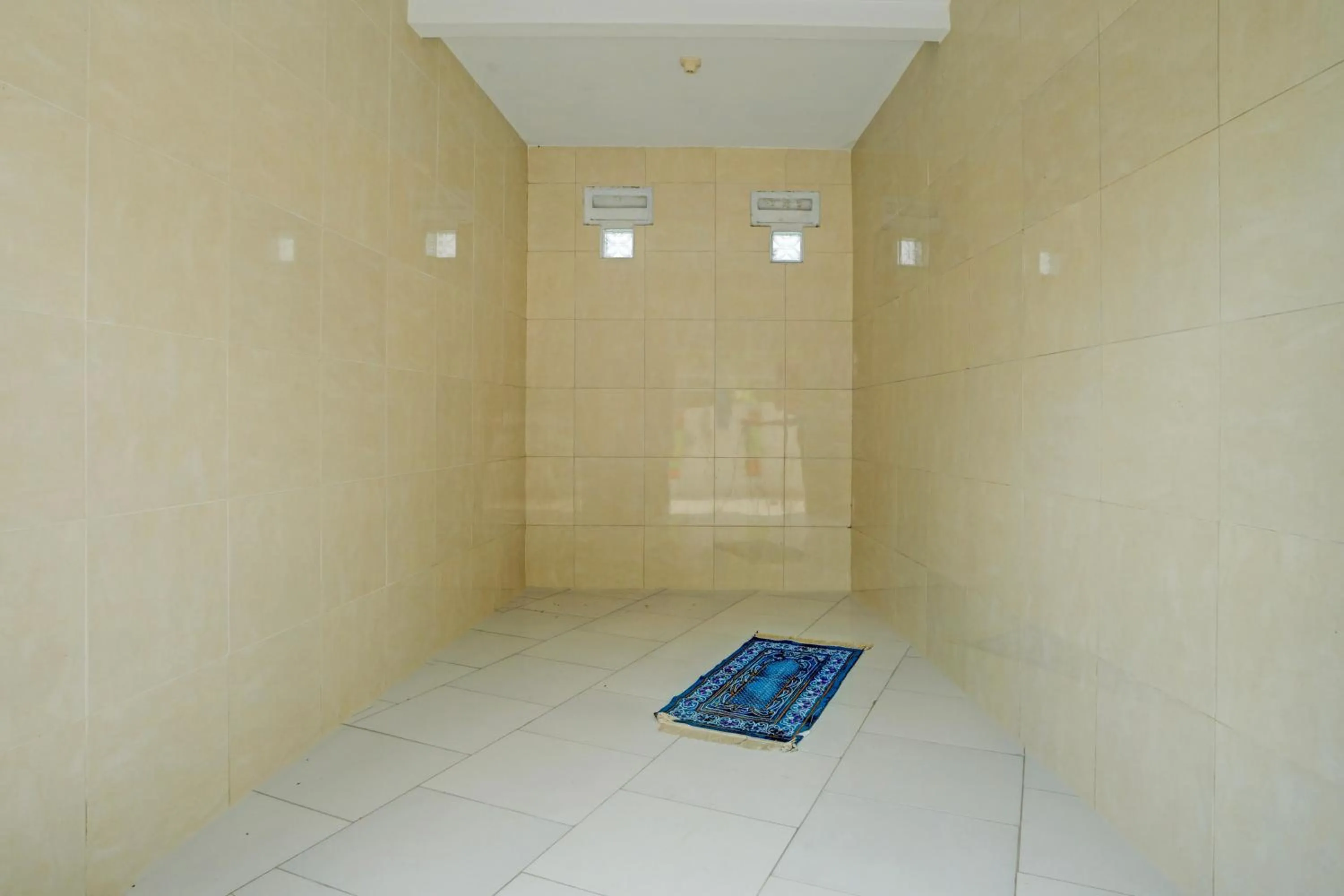 Lobby or reception in Hotel O Karman's Sari 1 Homestay Syariah