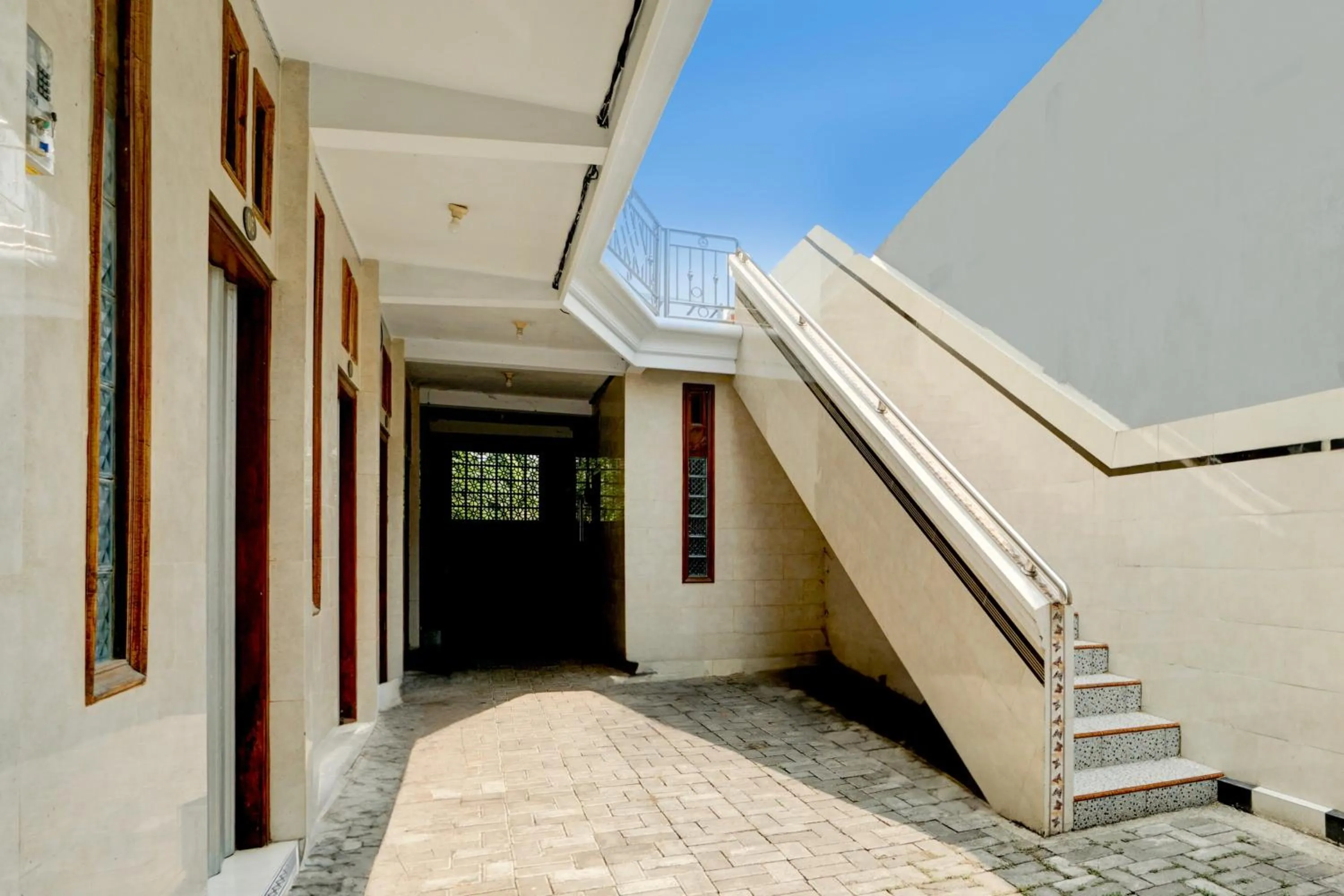 Lobby or reception in Hotel O Karman's Sari 1 Homestay Syariah