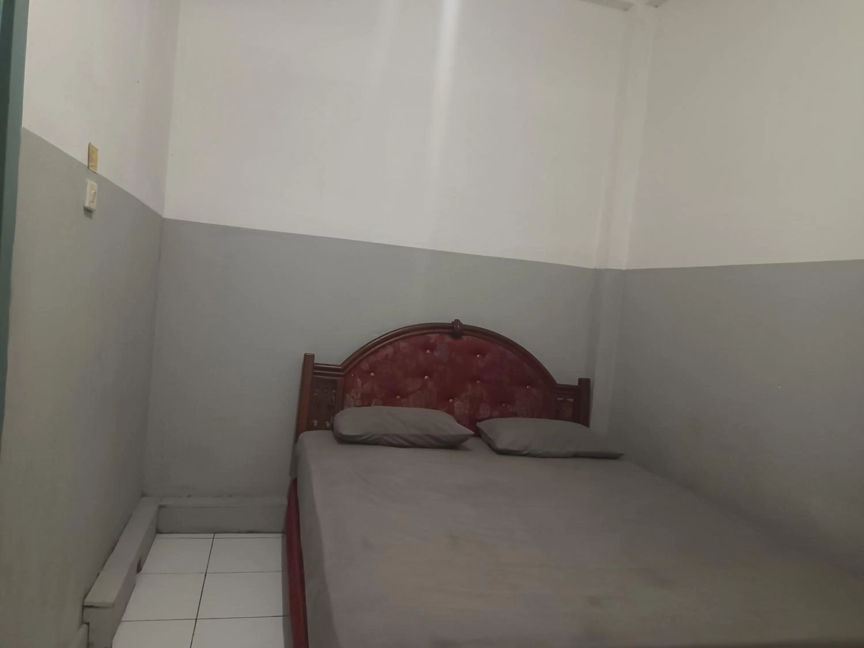 Bedroom, Bed in OYO 93090 Multi Plus Inn