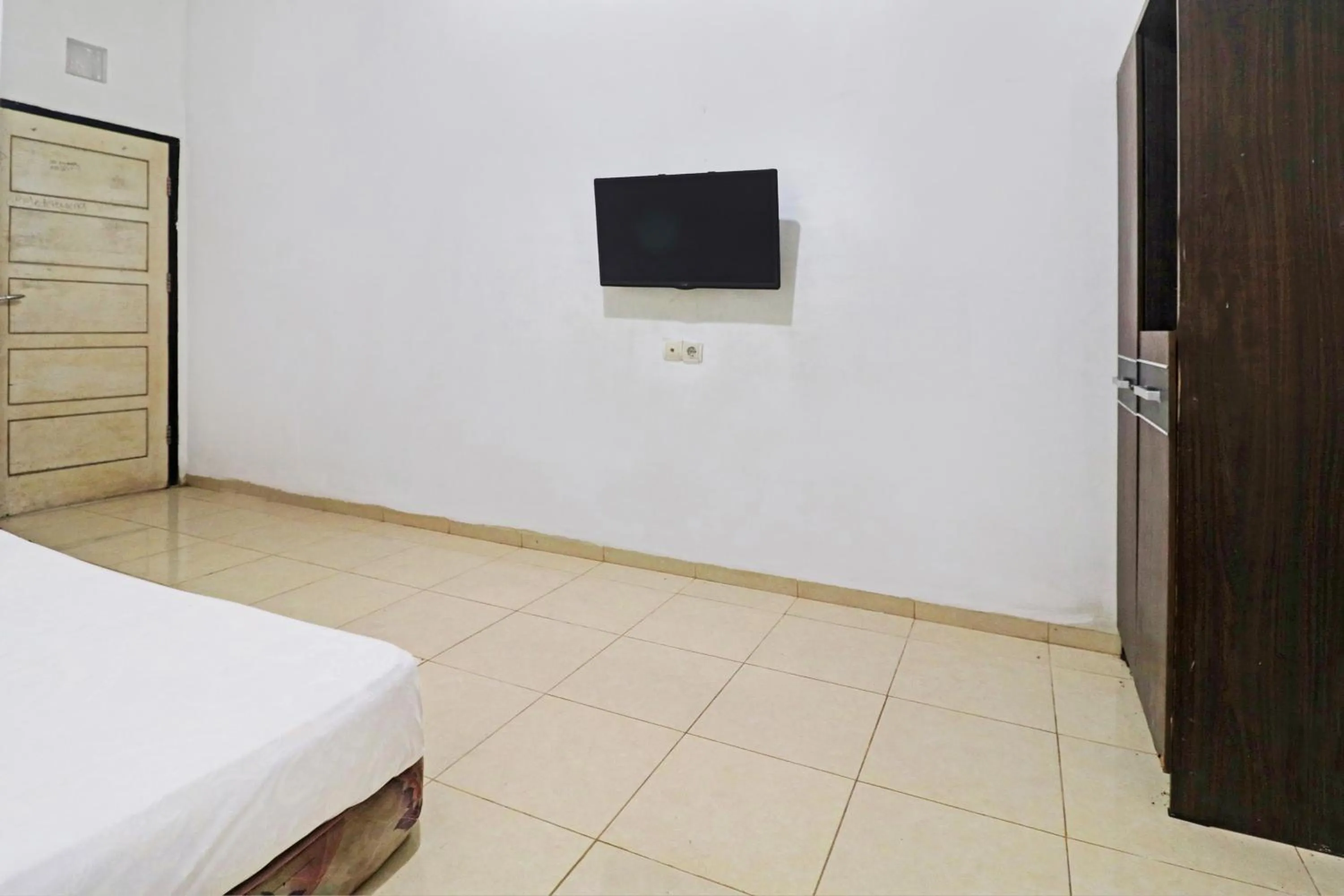 Bedroom, Bed in Hotel O Arizona Homestay