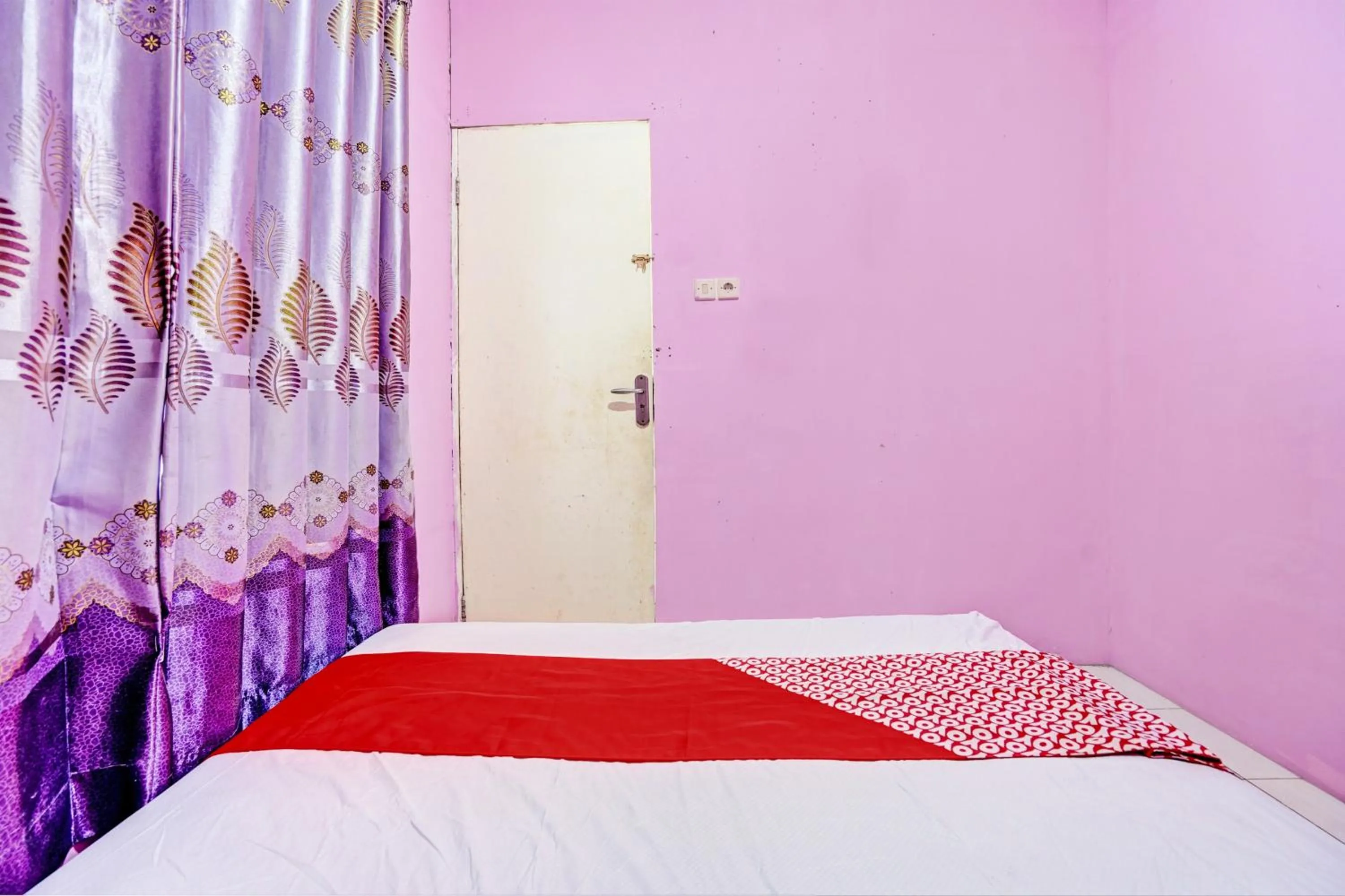 Bedroom, Bed in OYO 93114 Salak Homestay Syariah