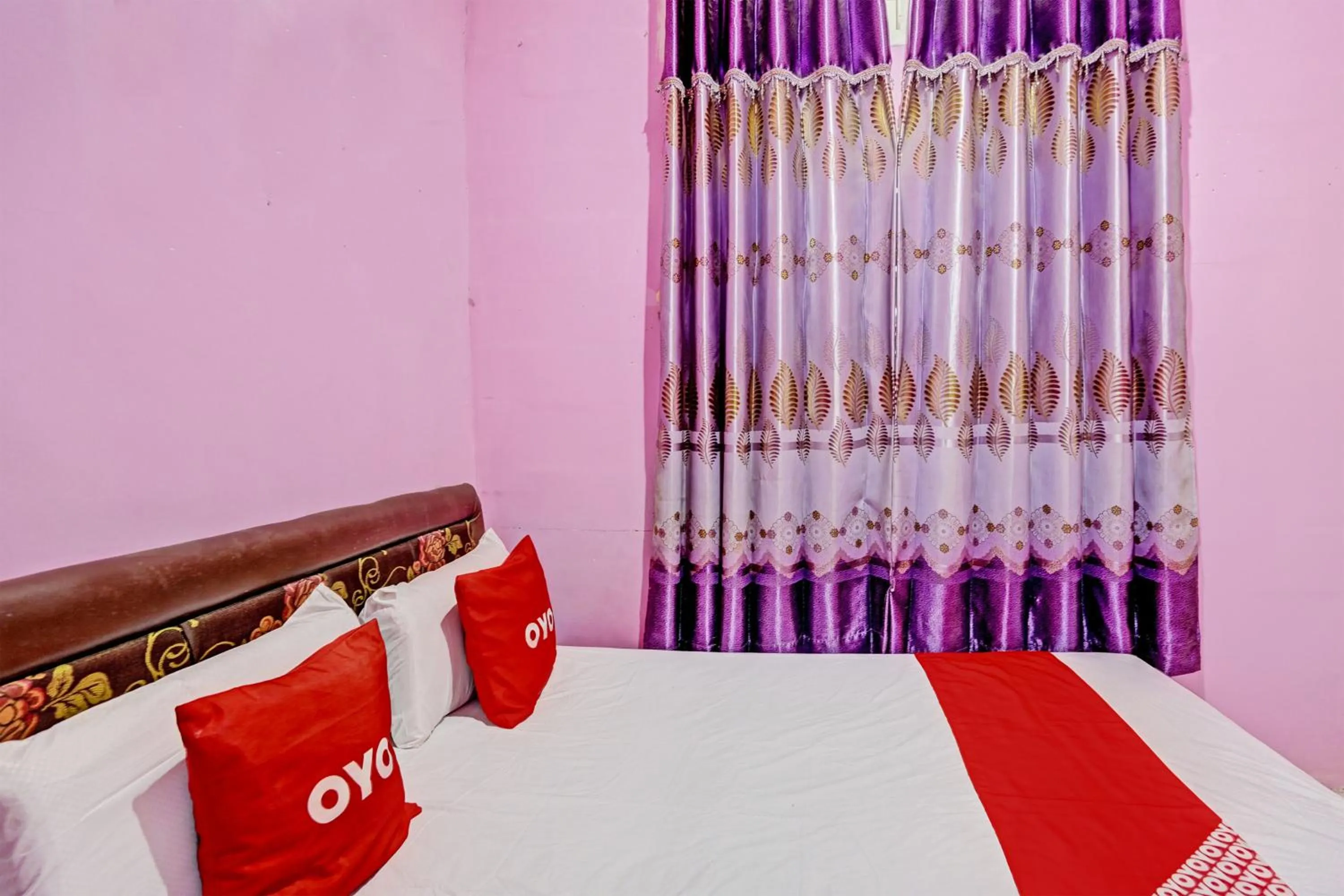Bedroom, Bed in OYO 93114 Salak Homestay Syariah