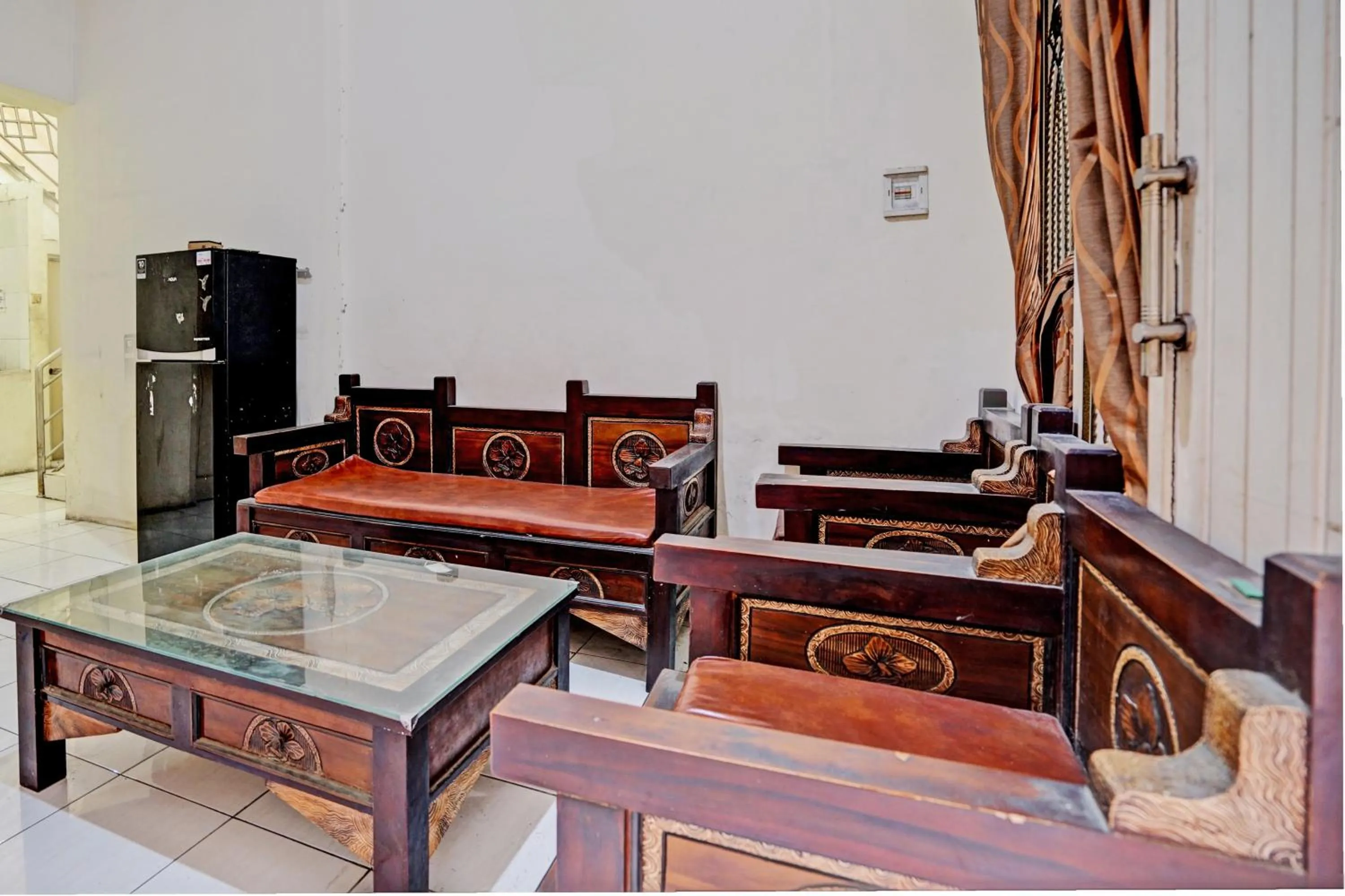 Lobby or reception in OYO 93114 Salak Homestay Syariah