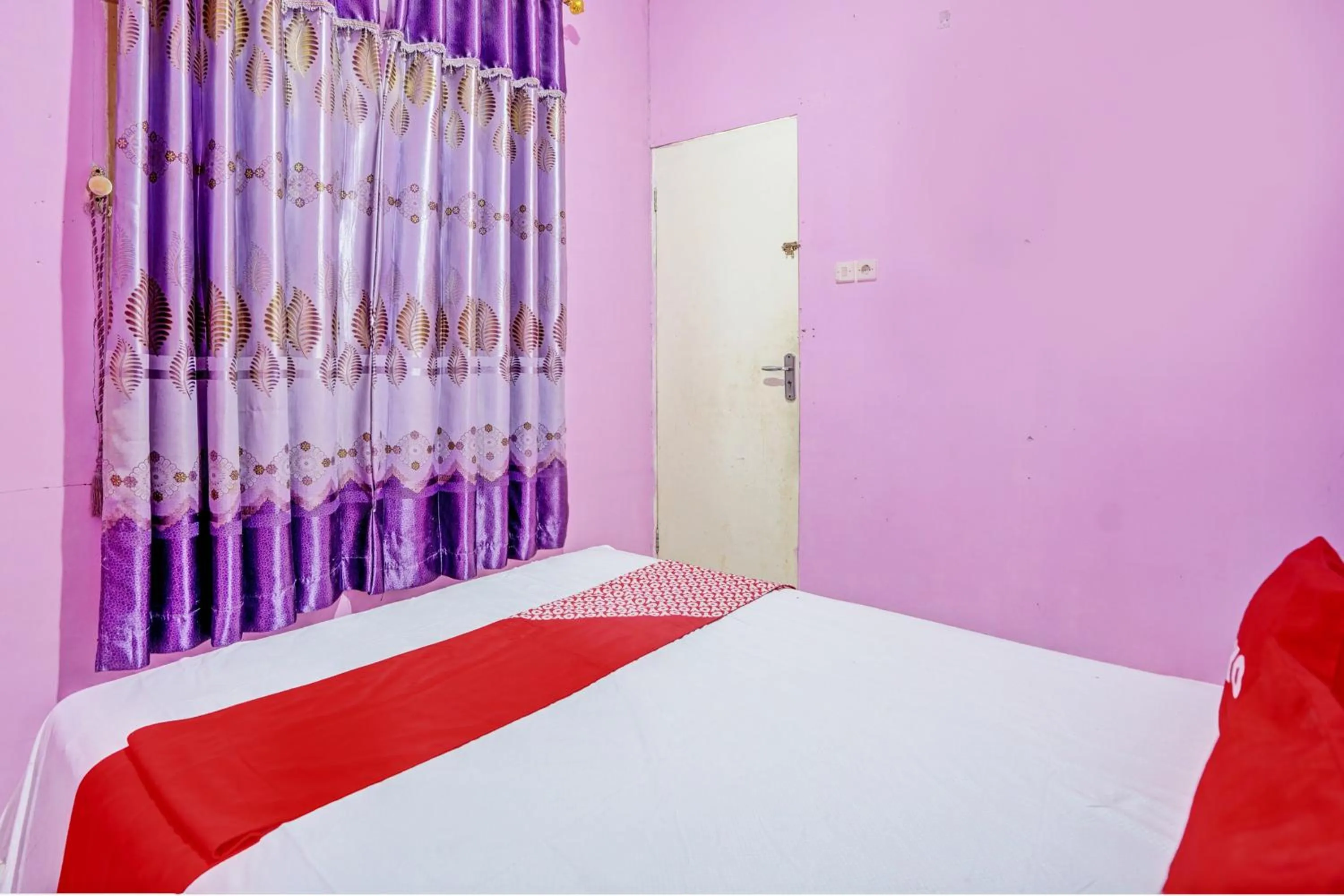 Bedroom, Bed in OYO 93114 Salak Homestay Syariah