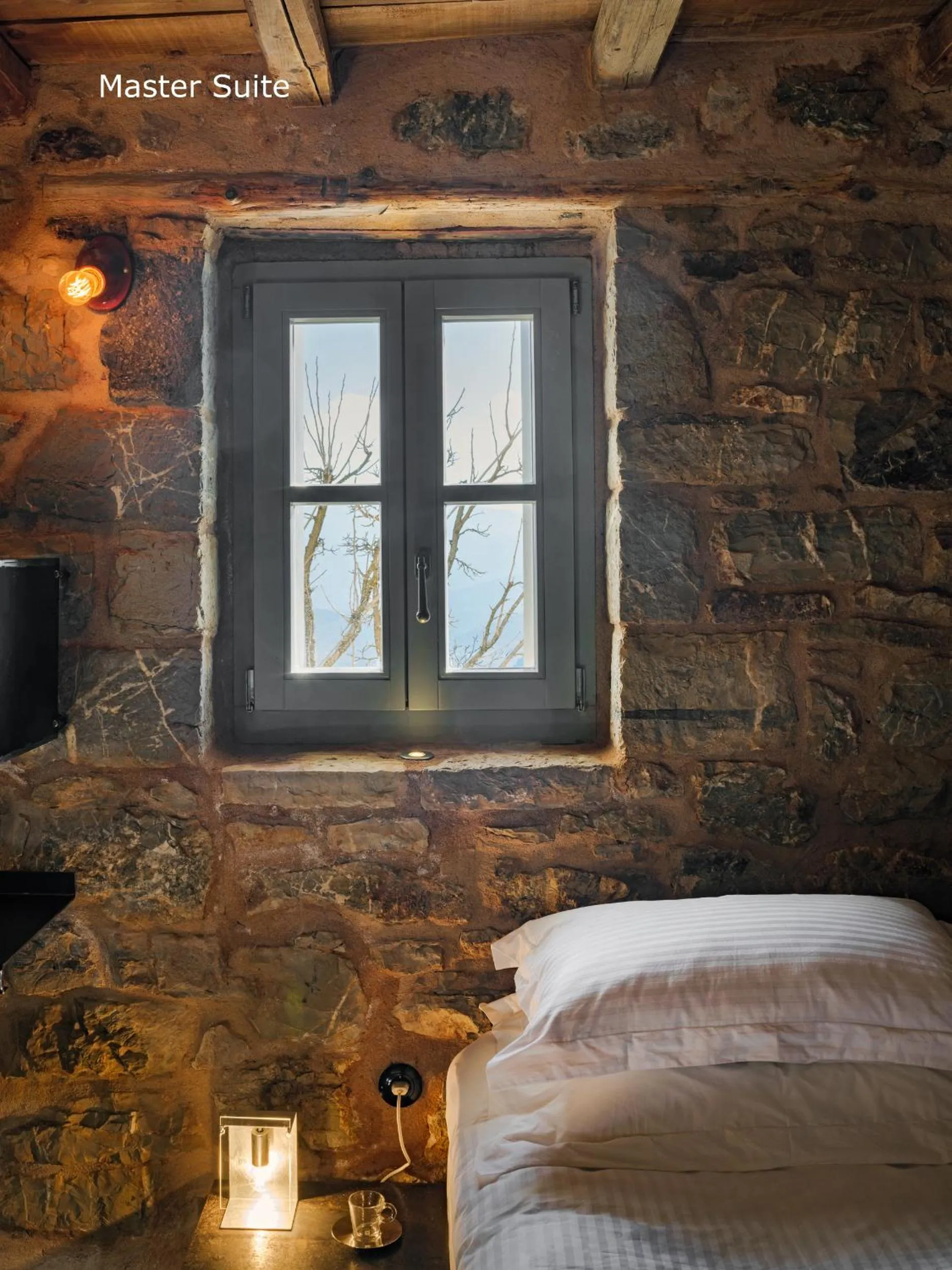 Bed in Moreas Peak Lodge