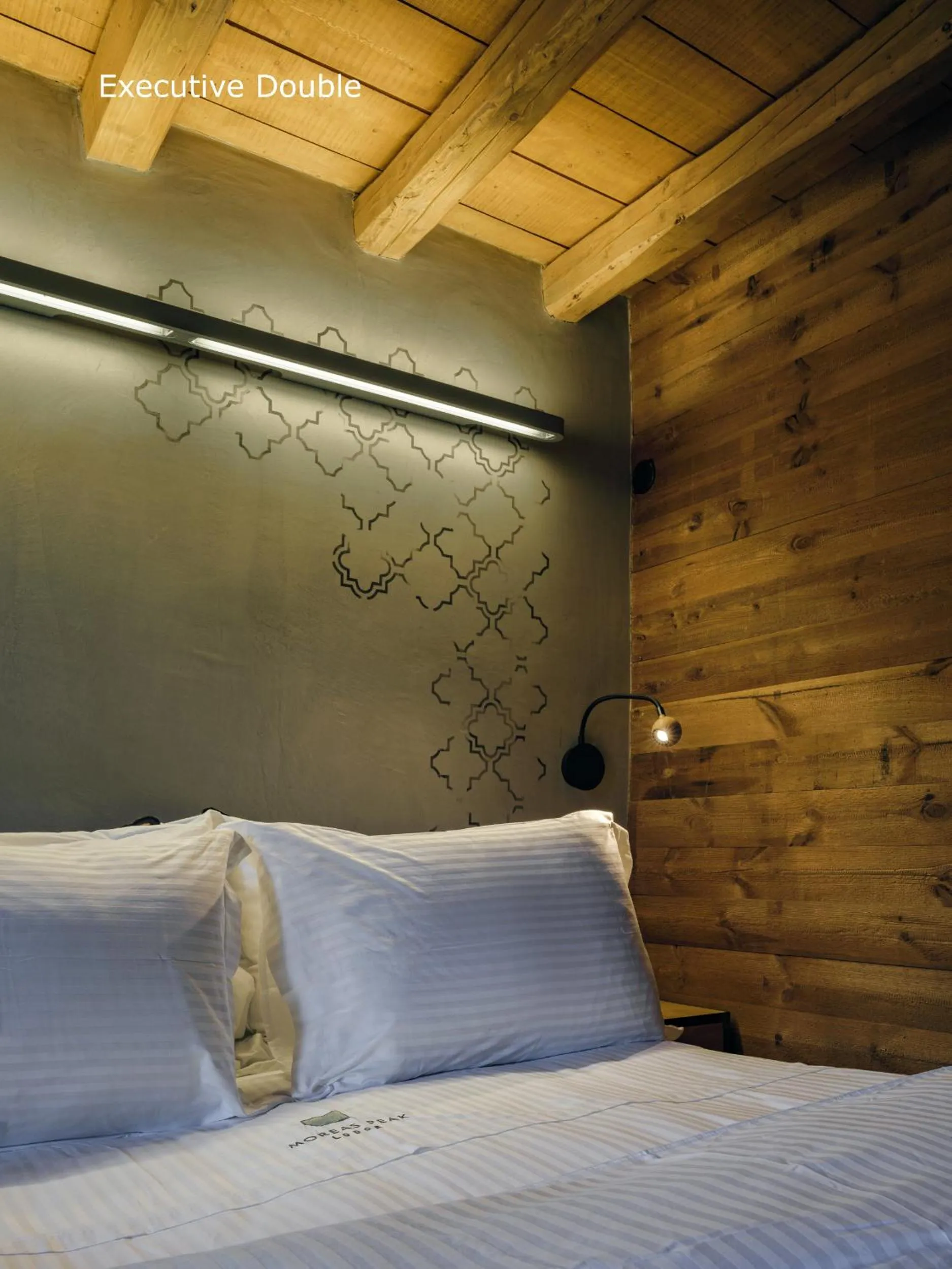 Bedroom, Bed in Moreas Peak Lodge