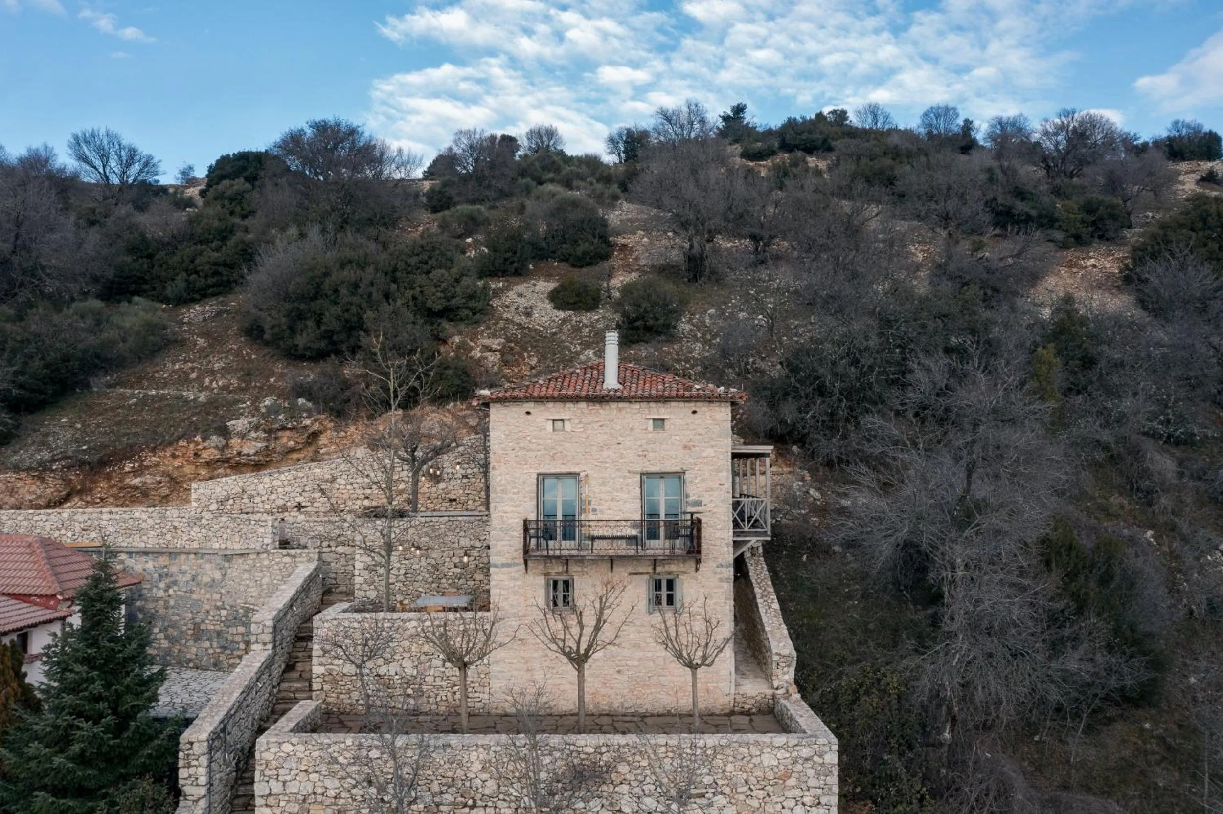 Property building in Moreas Peak Lodge