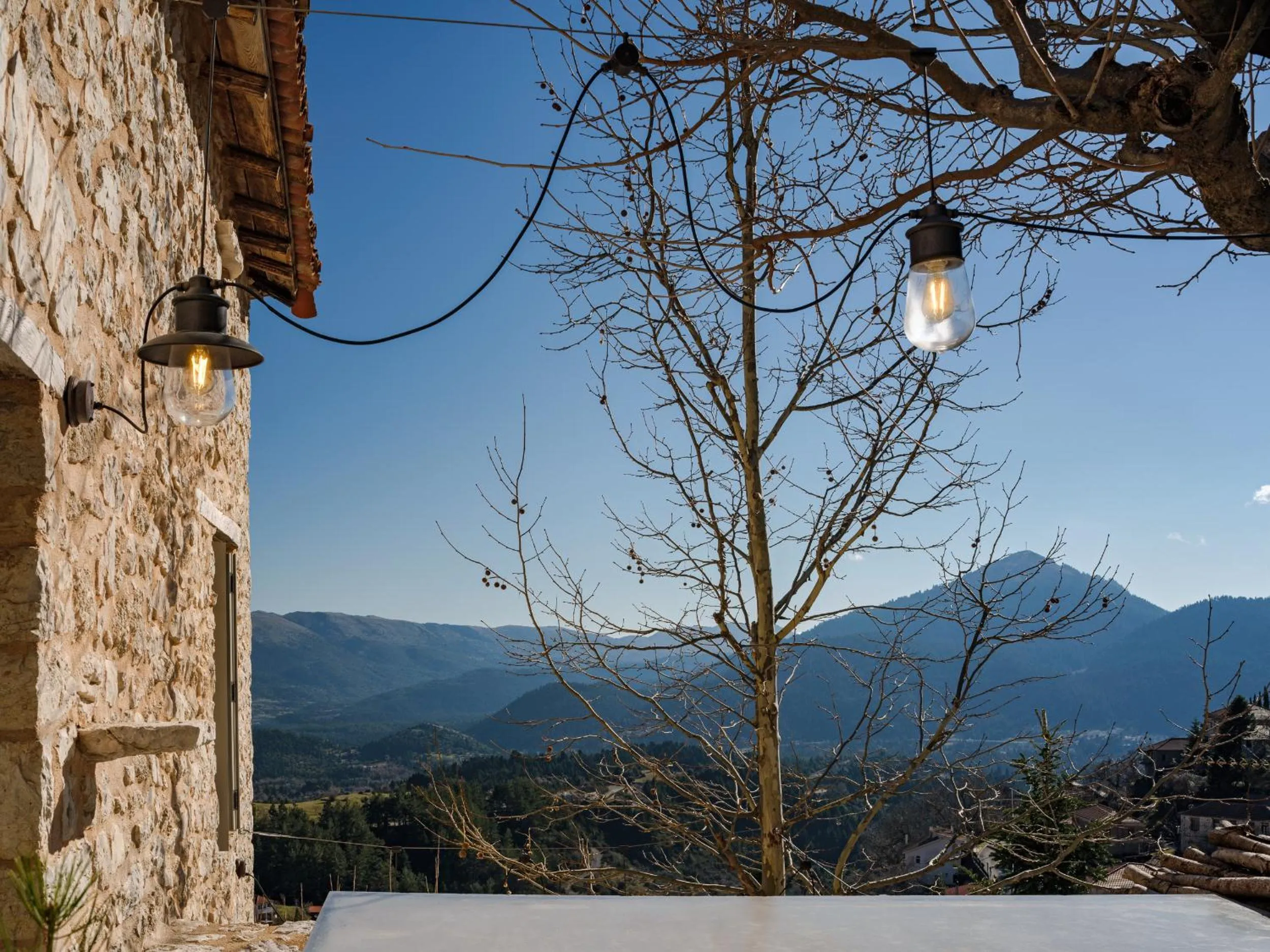 Mountain view in Moreas Peak Lodge