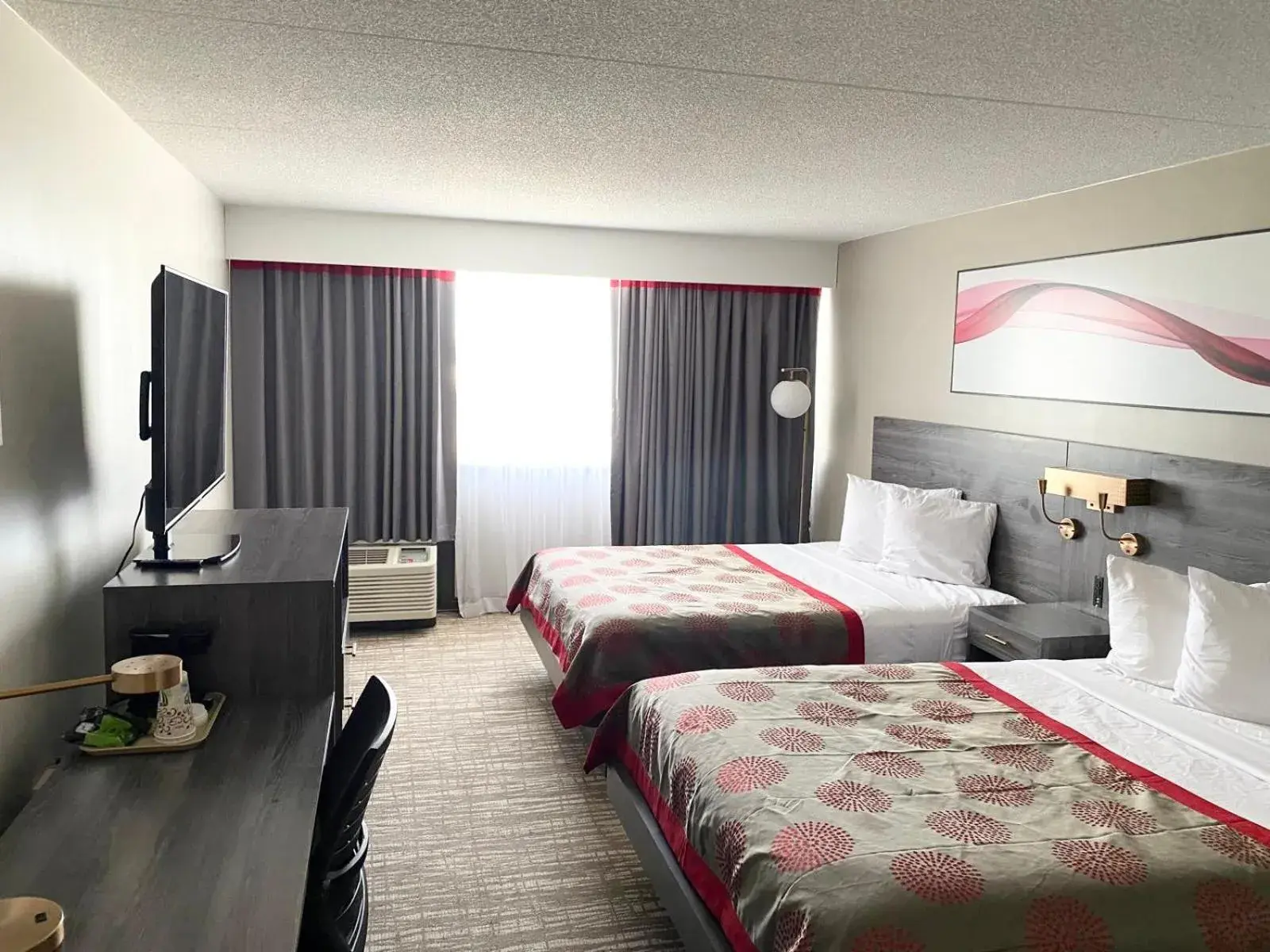 Deluxe Queen Room with Two Queen Beds in Kiteville Cedar Rapids Deluxe Queen Room with Two Queen Beds in Kiteville Cedar Rapids