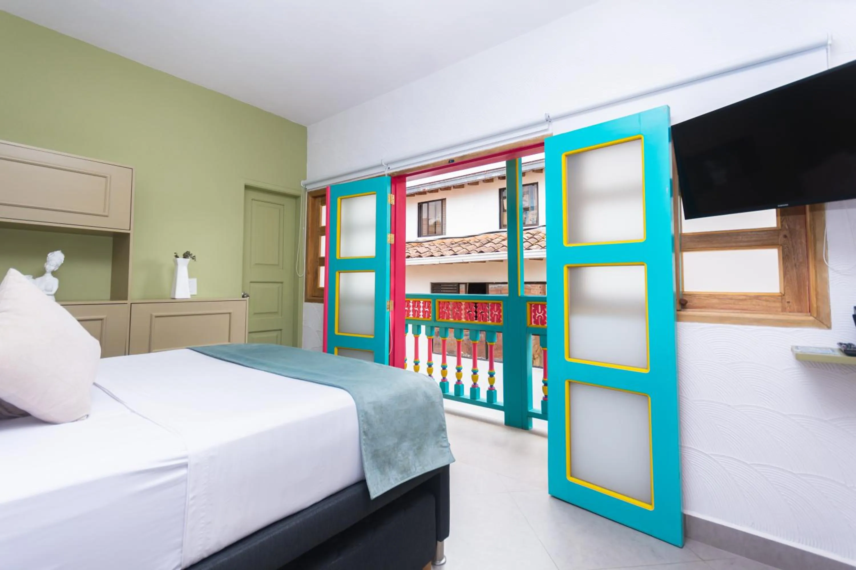 Bed in Hotel Chromatic