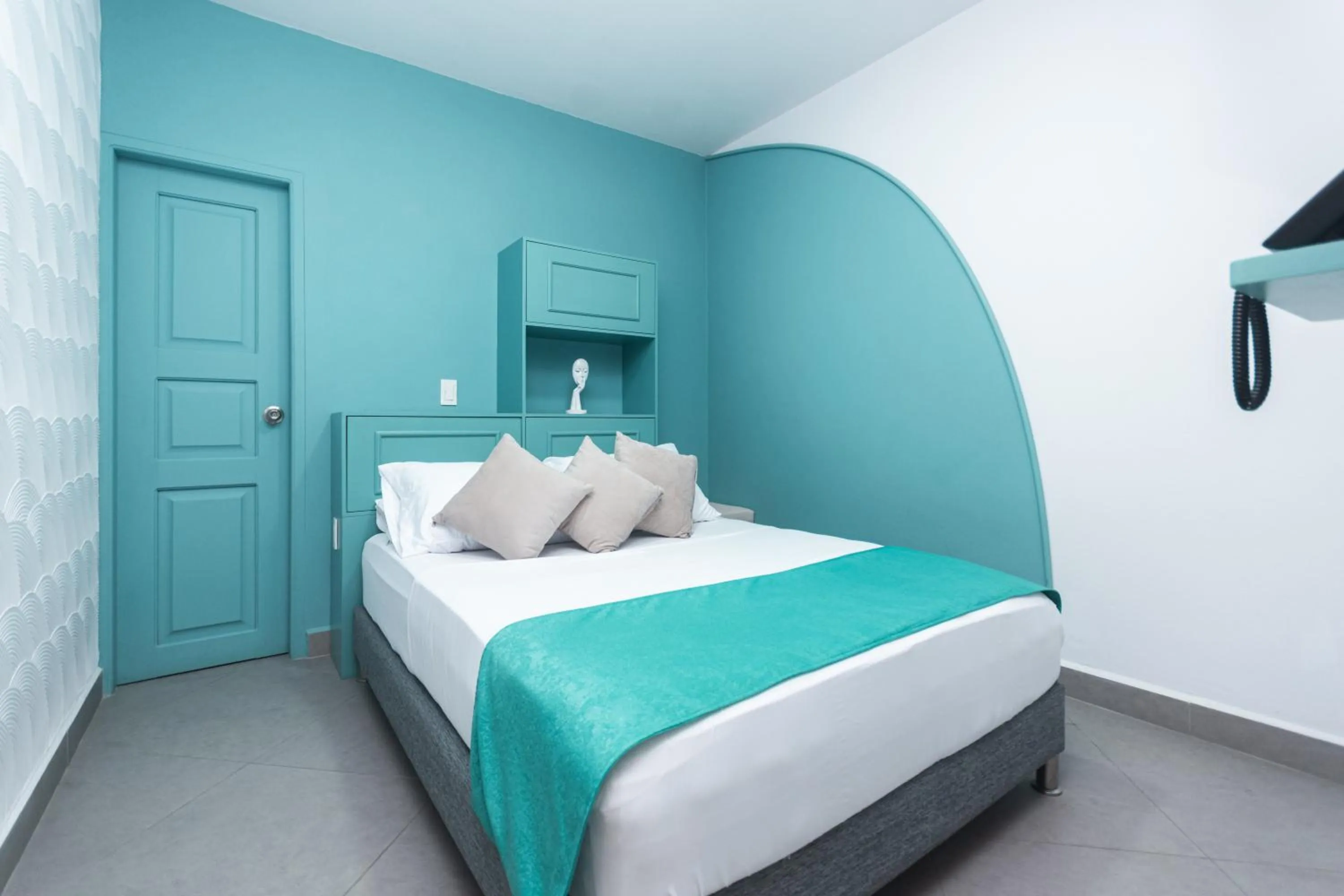 Bed in Hotel Chromatic