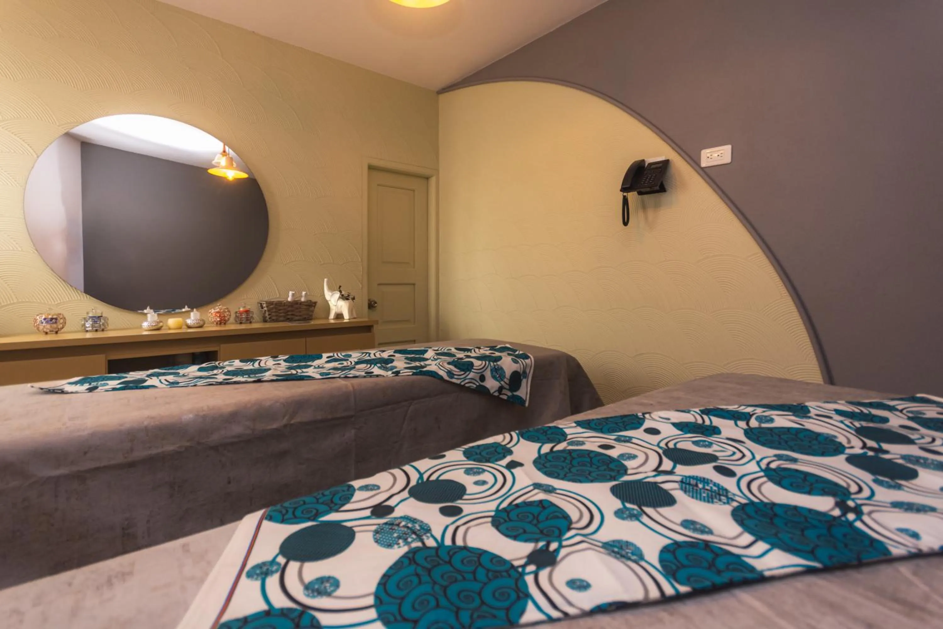 Spa and wellness centre/facilities, Bed in Hotel Chromatic