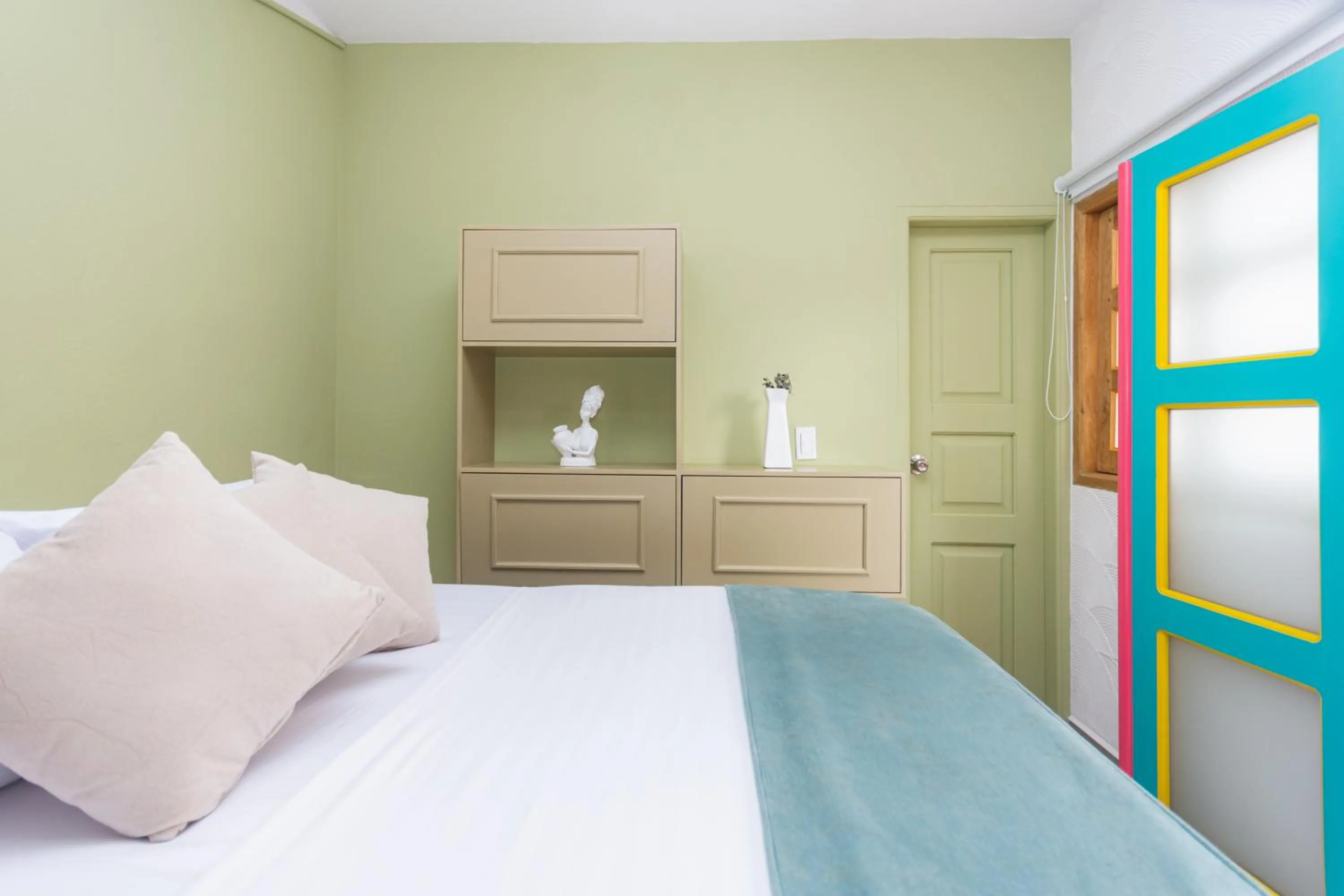 Bed in Hotel Chromatic