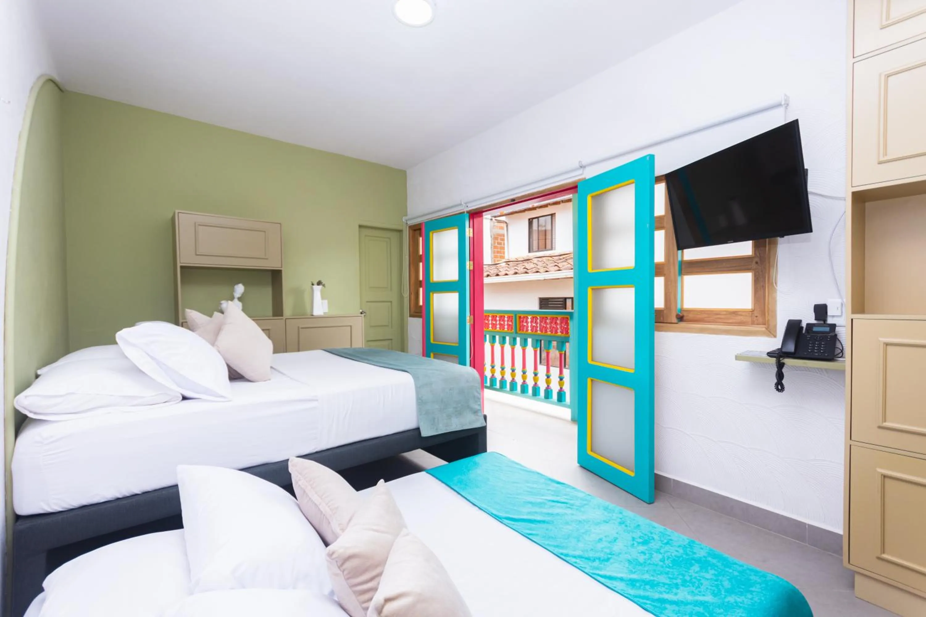 Bed in Hotel Chromatic