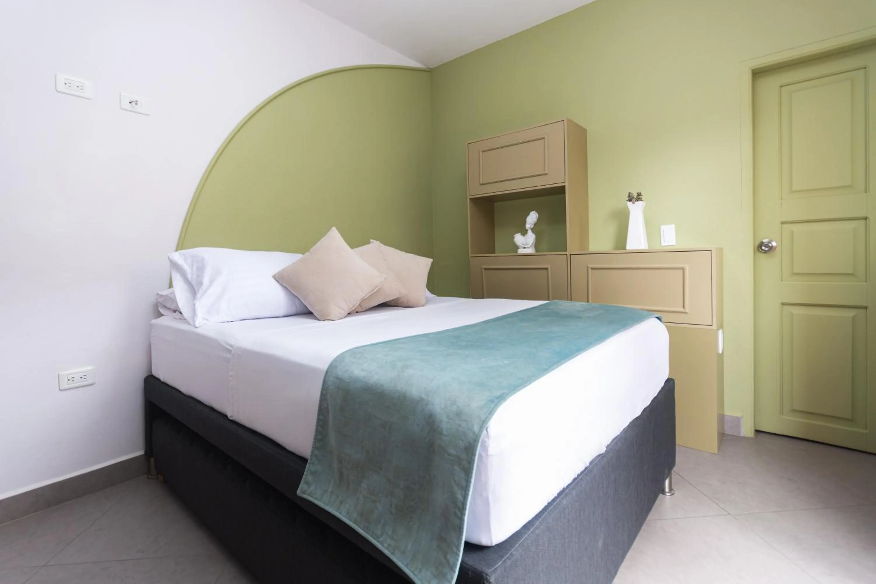 Bed in Hotel Chromatic