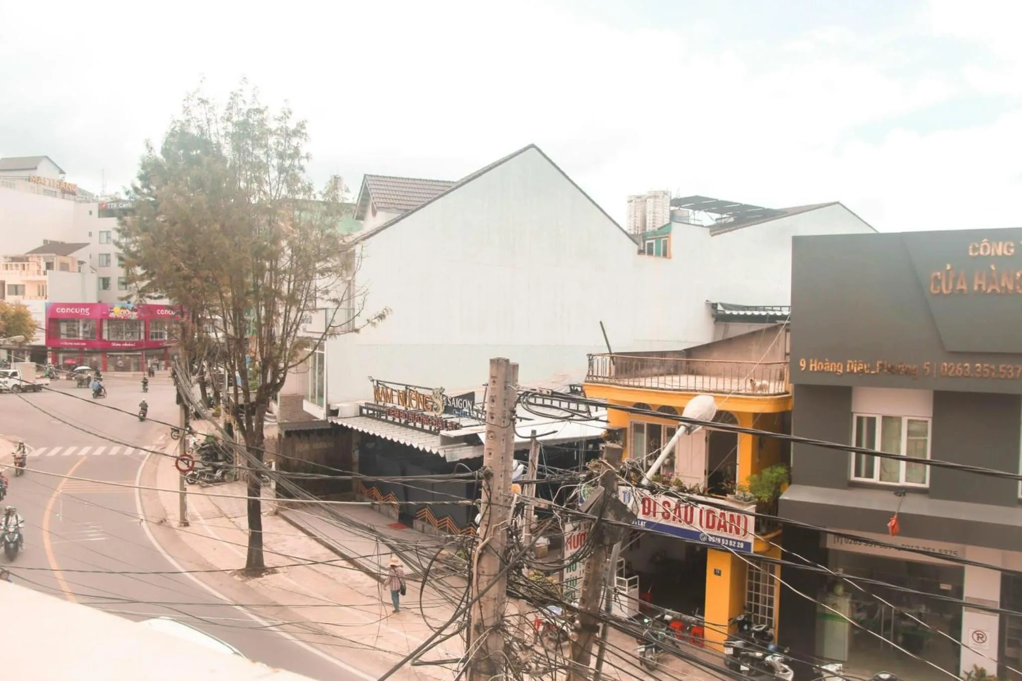 Property building in Mr.Happy Homestay