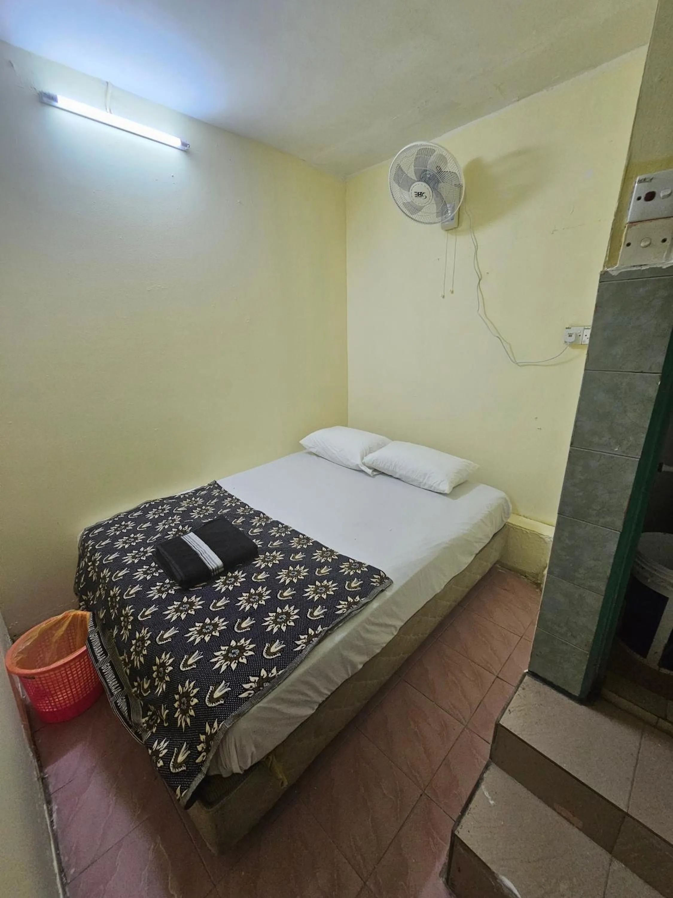 Bedroom, Bed in Hotel O Bintang Inns