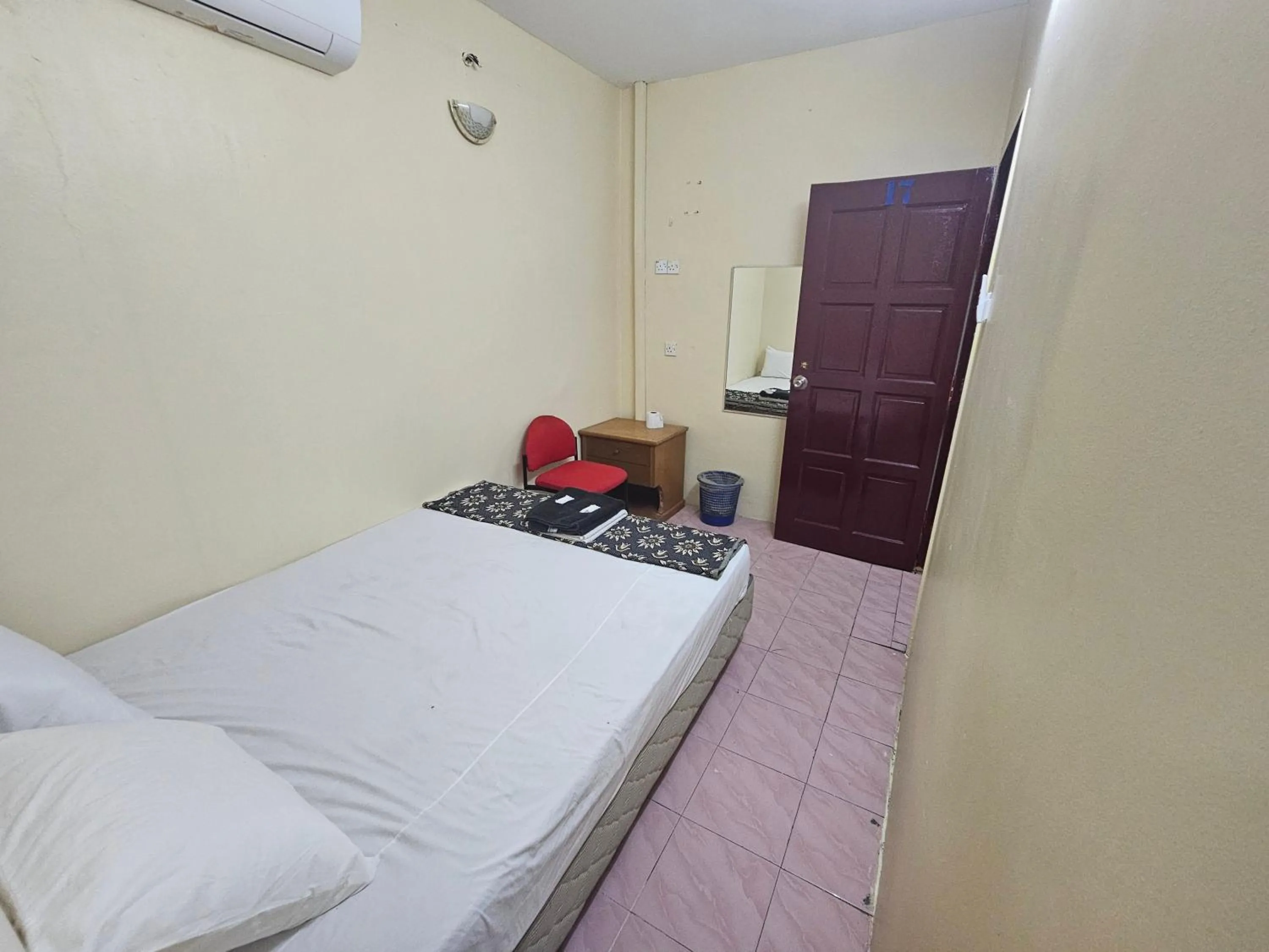 Bedroom, Bed in Hotel O Bintang Inns